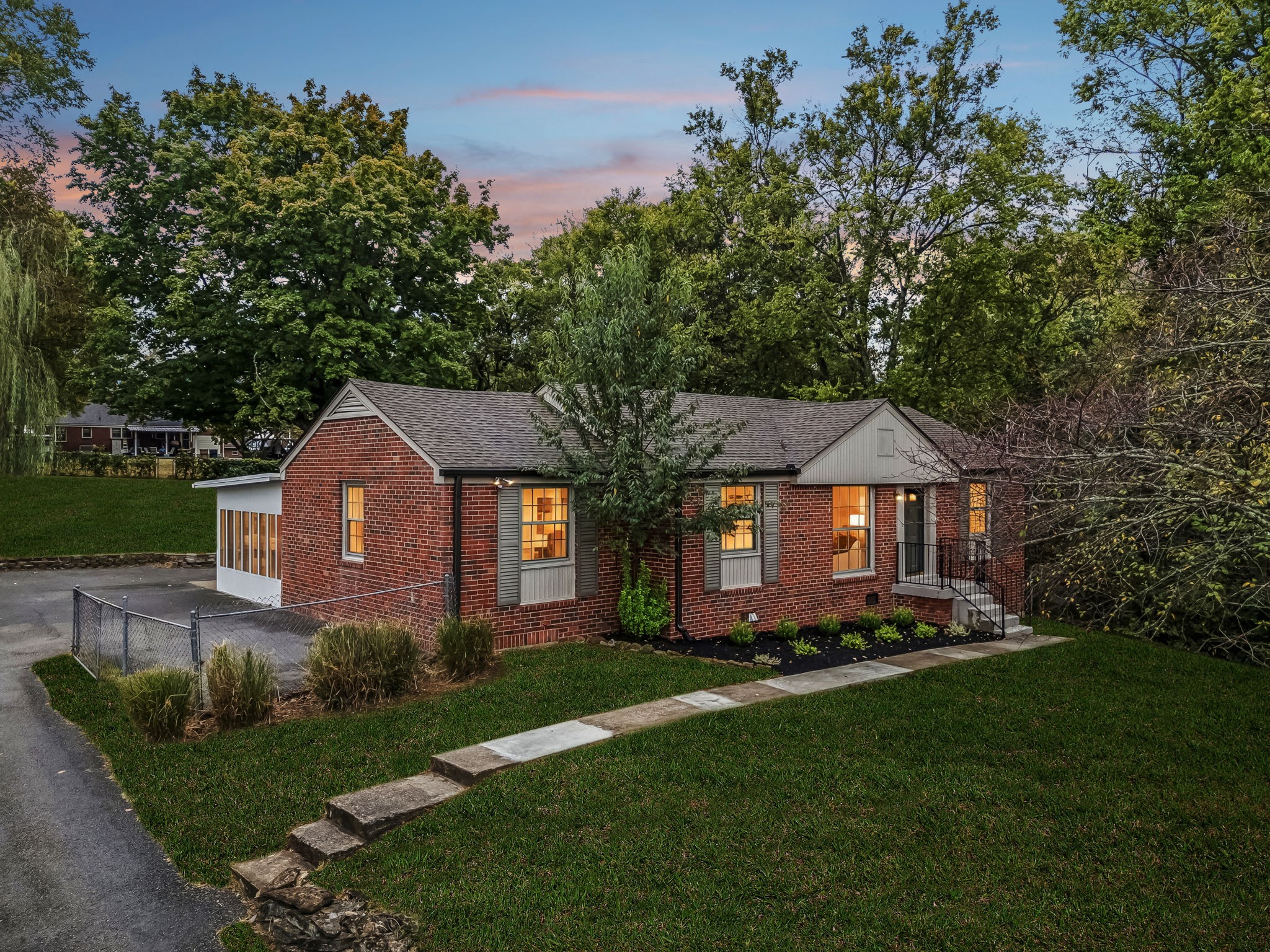 4840 Lynn Dr