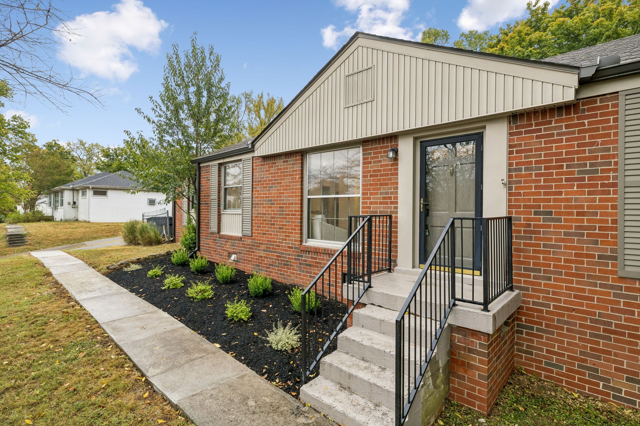 4840 Lynn Dr
