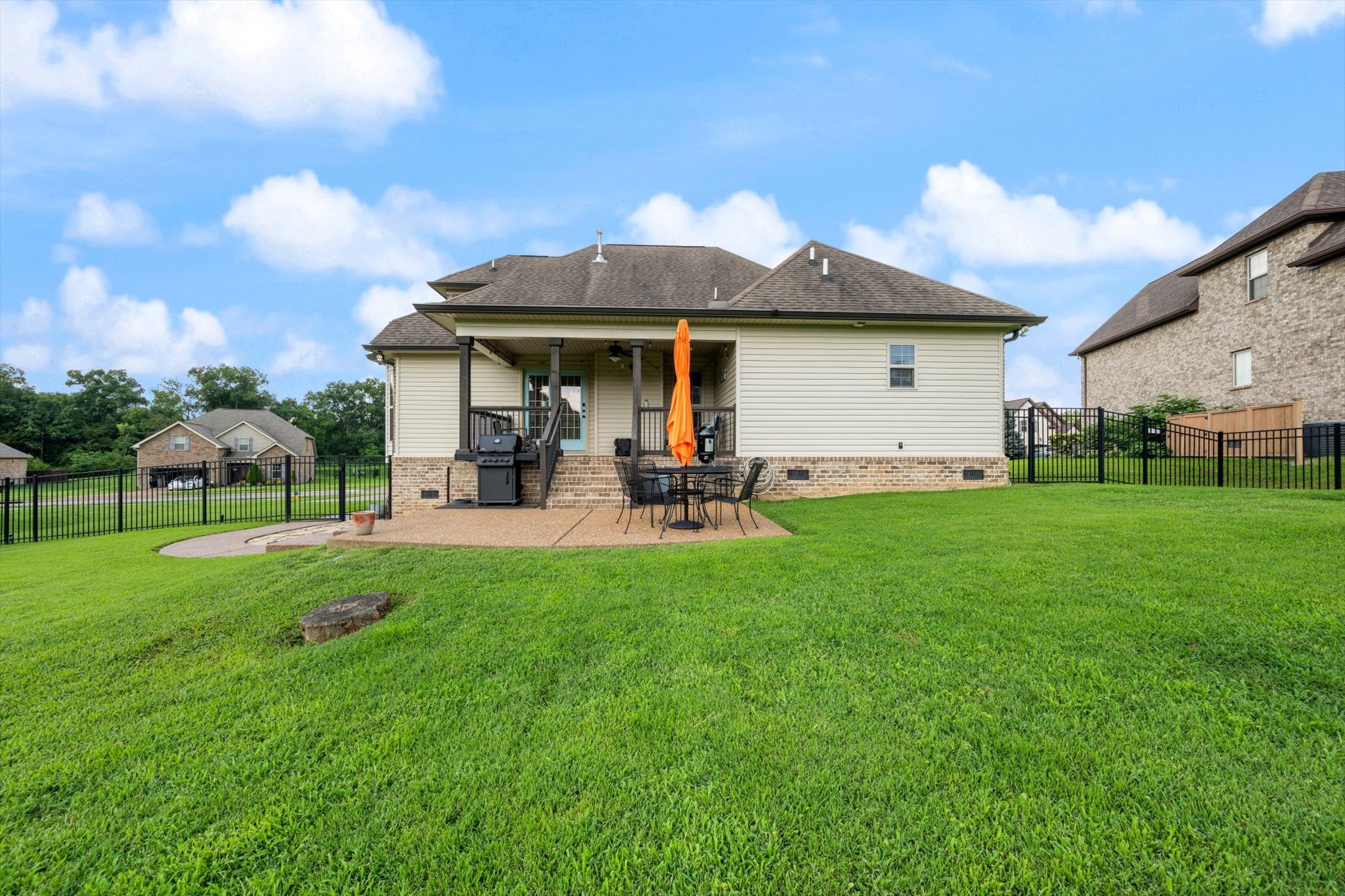 831 Manner Ln