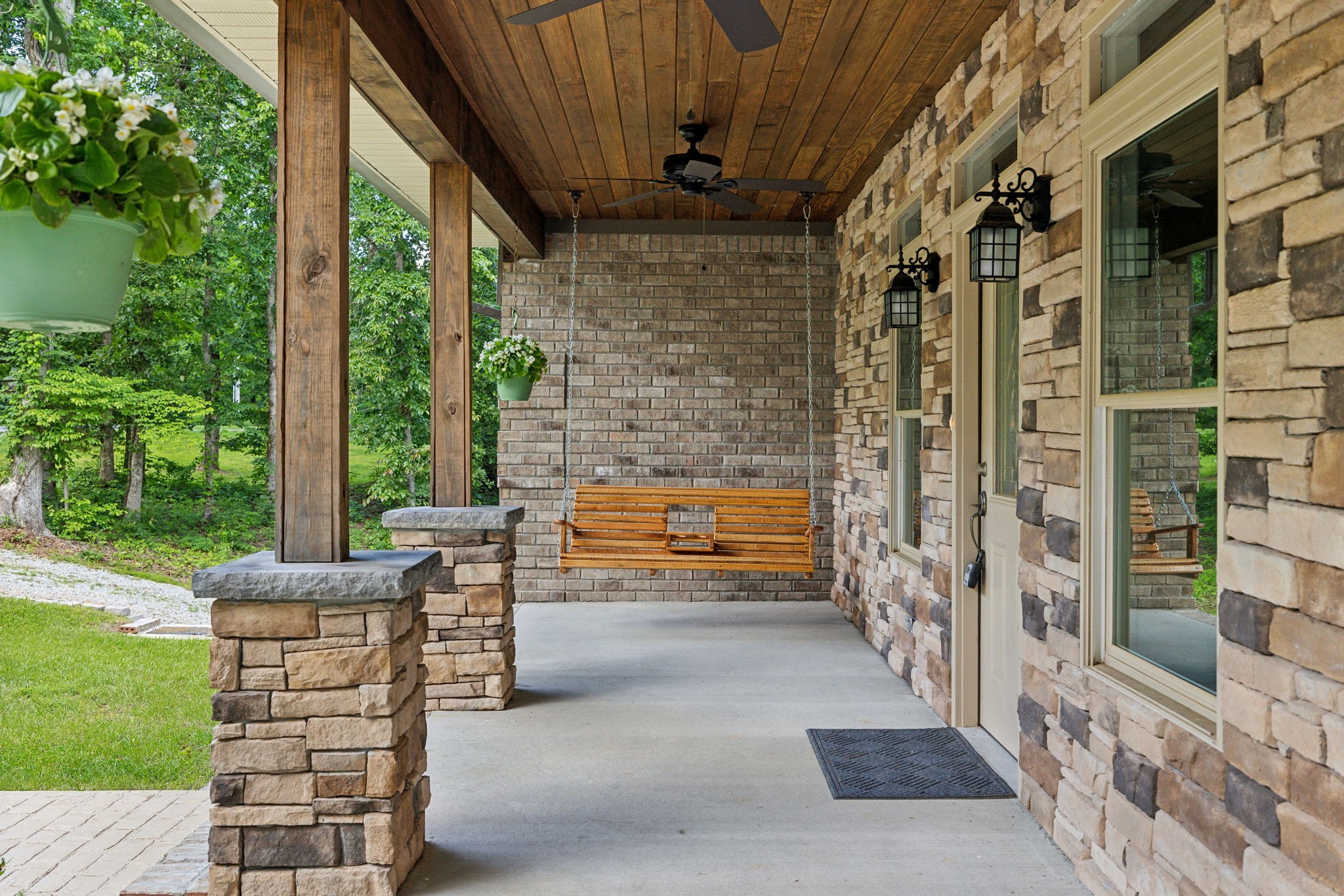 211 Woodmere Dr