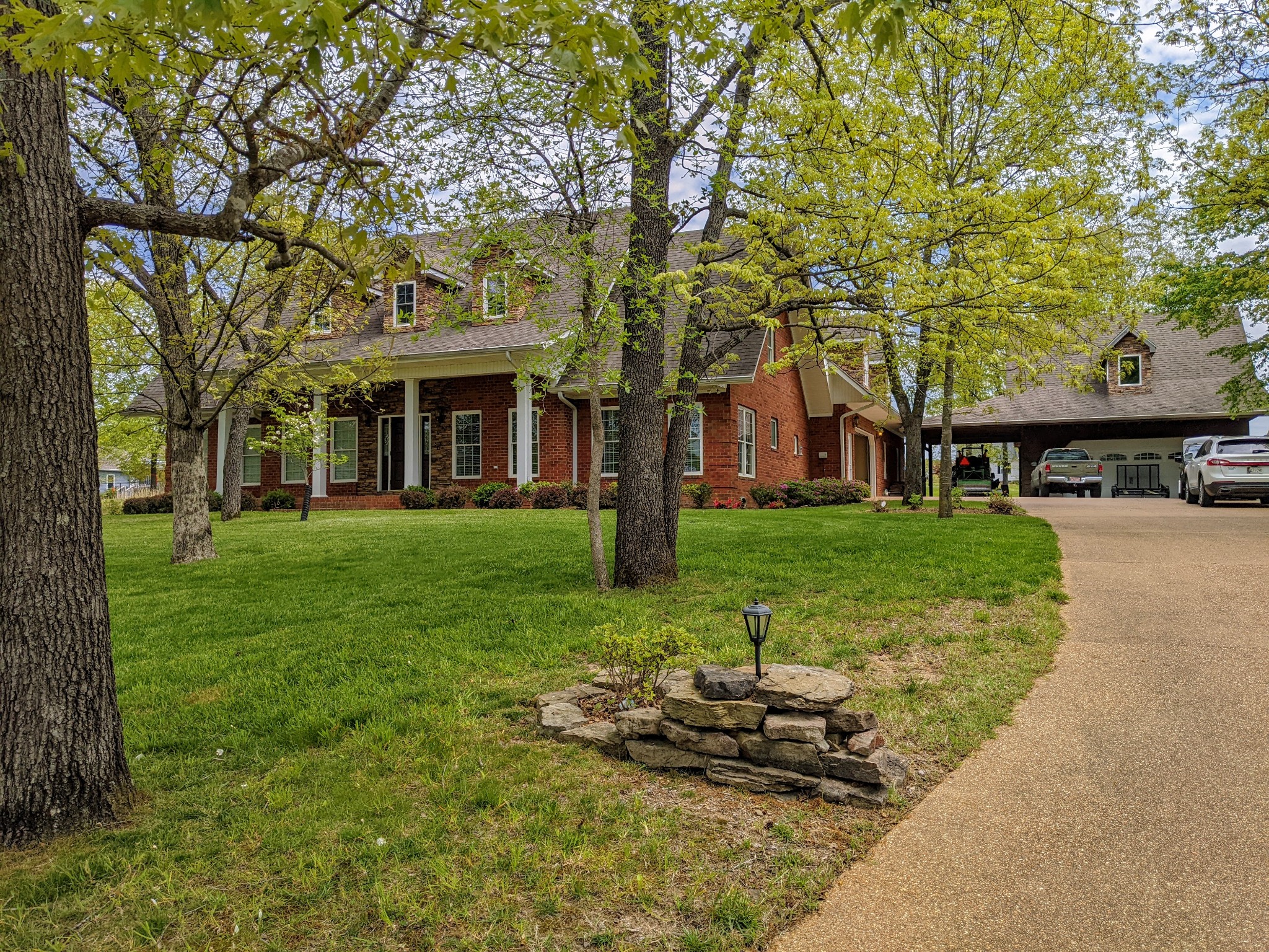 93 Tamatha Dr