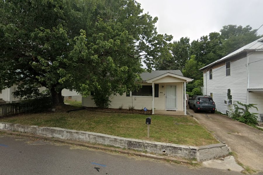 418 W Blythe St, W