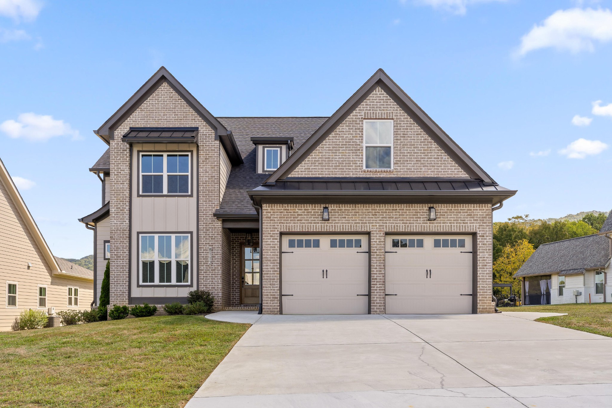 8112 Sir Oliphant Way