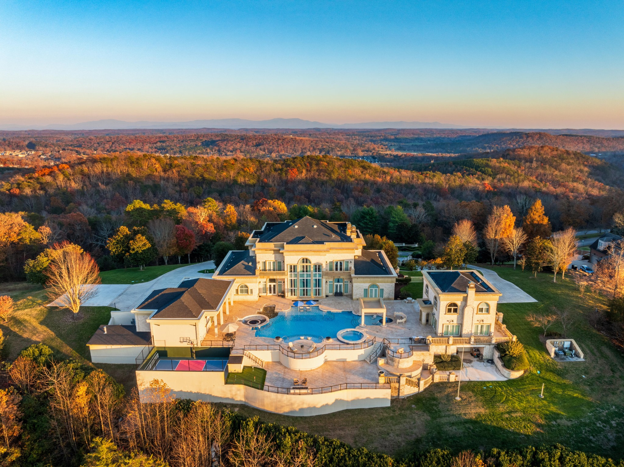 2363 Heavenly View