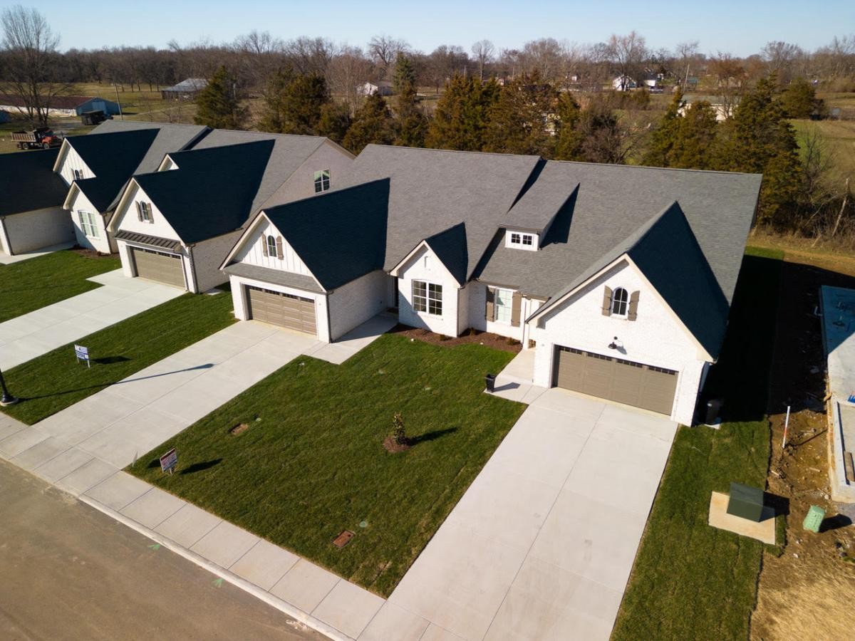 2290 Midland Rd