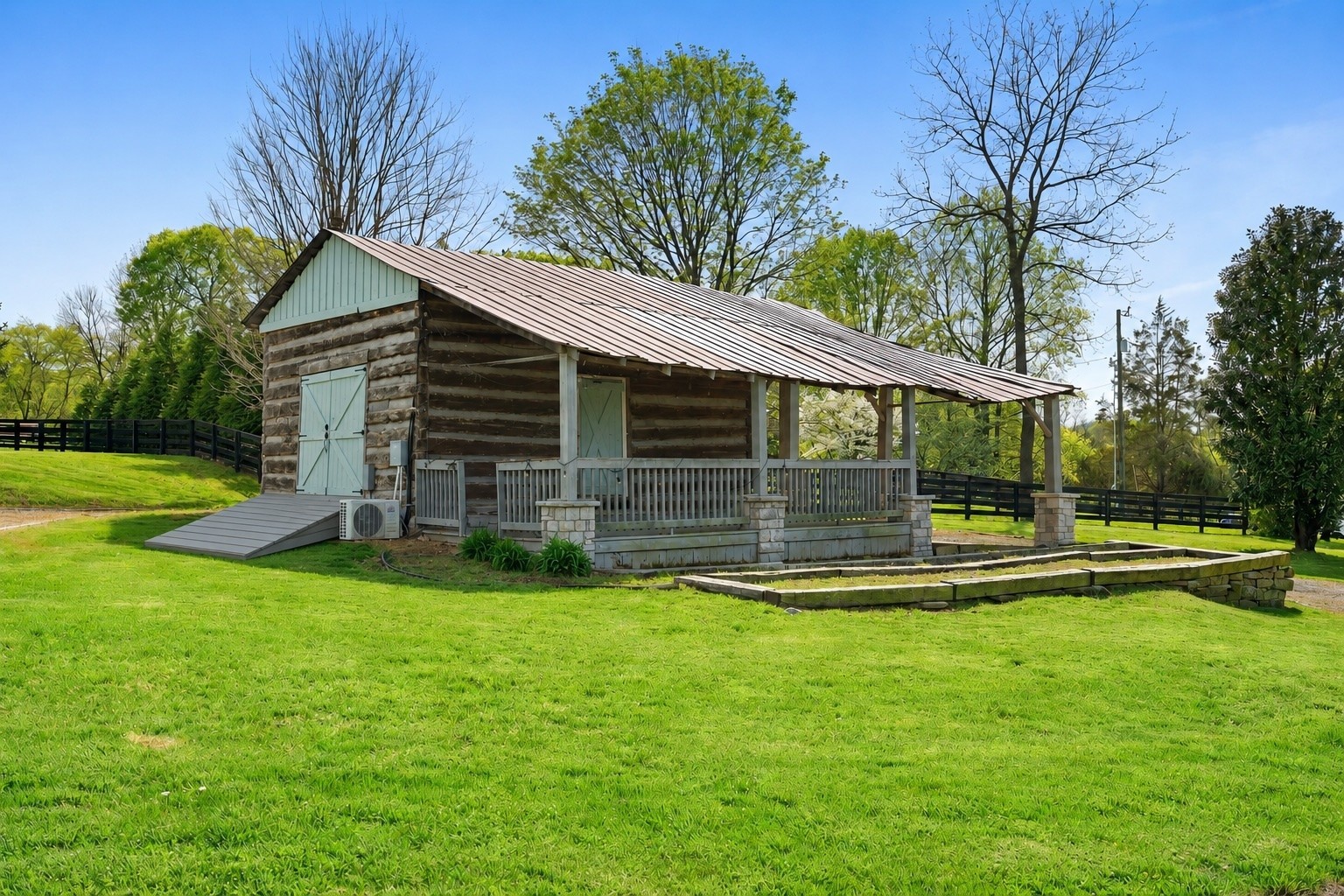 8992 Horton Hwy