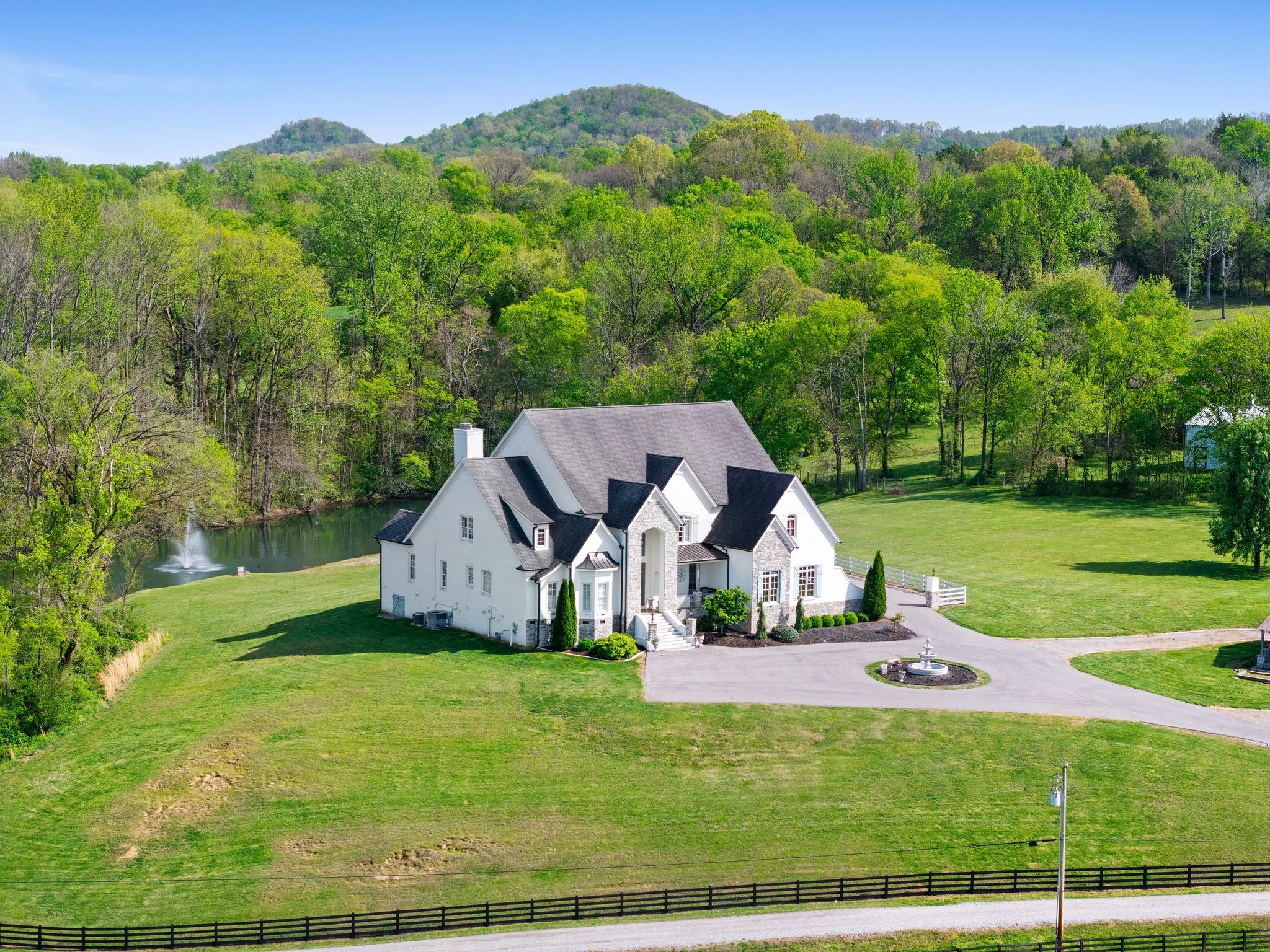8992 Horton Hwy