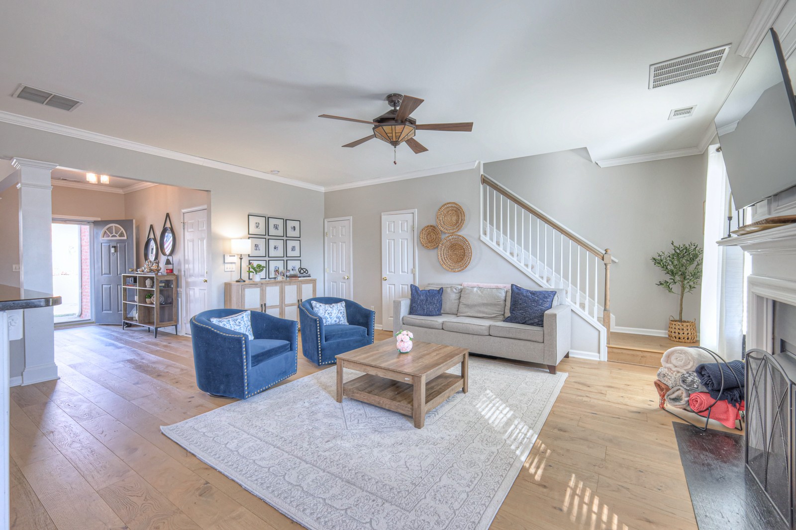 437 Old Towne Dr