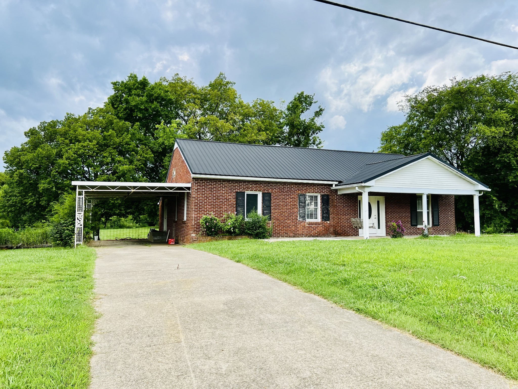 1556 Sparta Pike