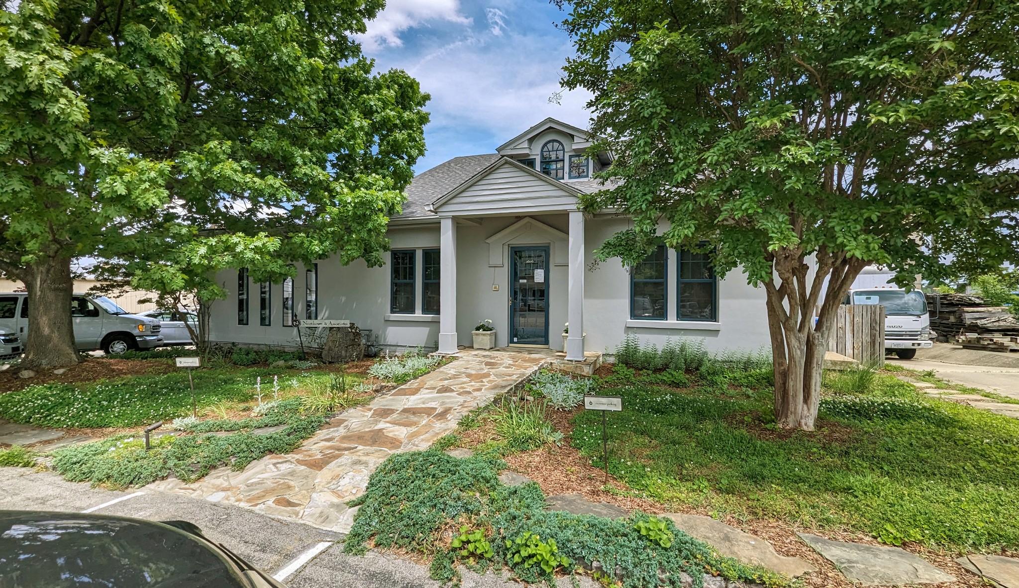 2606 Westwood Dr
