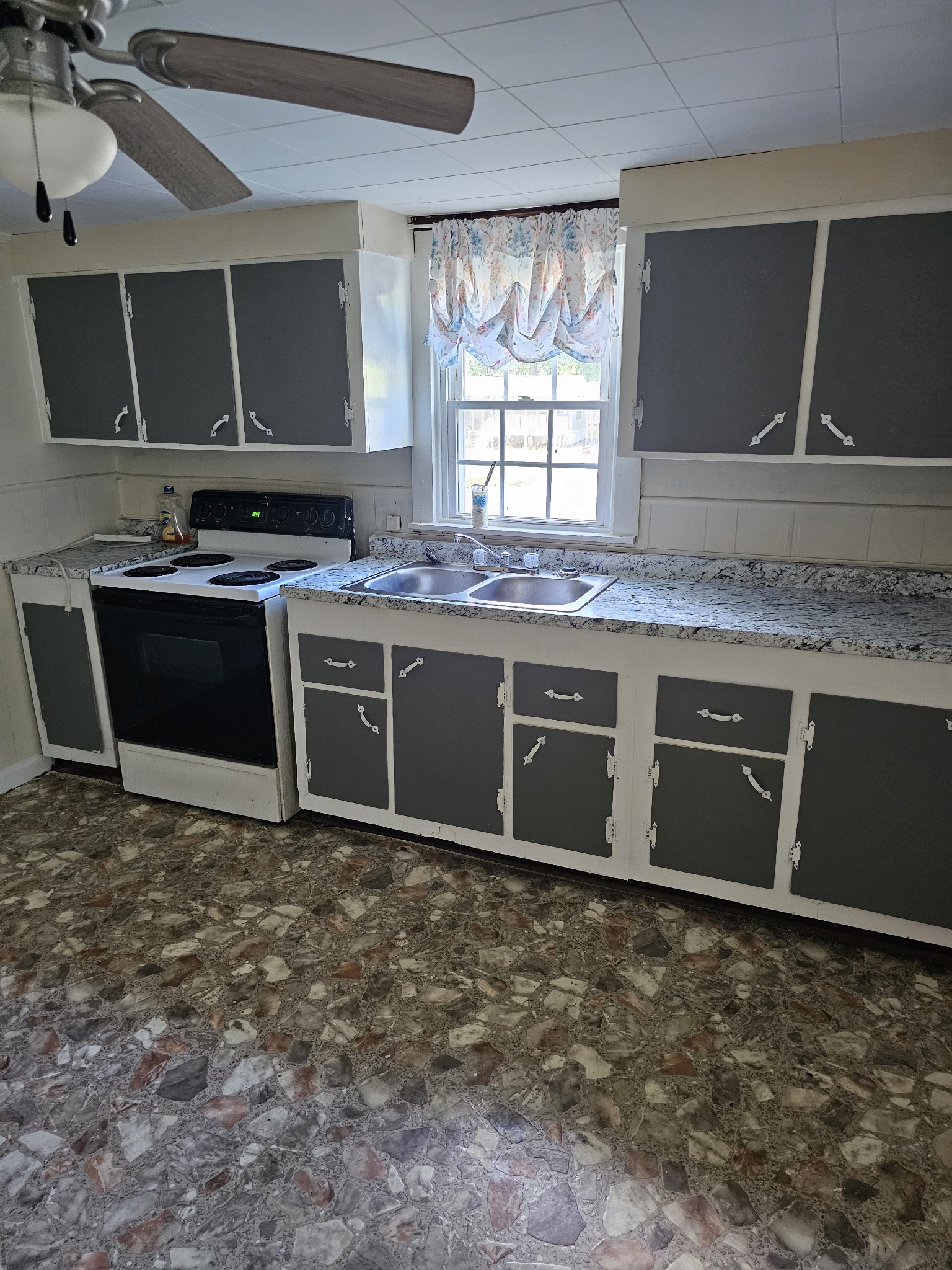 219 Vine Cir