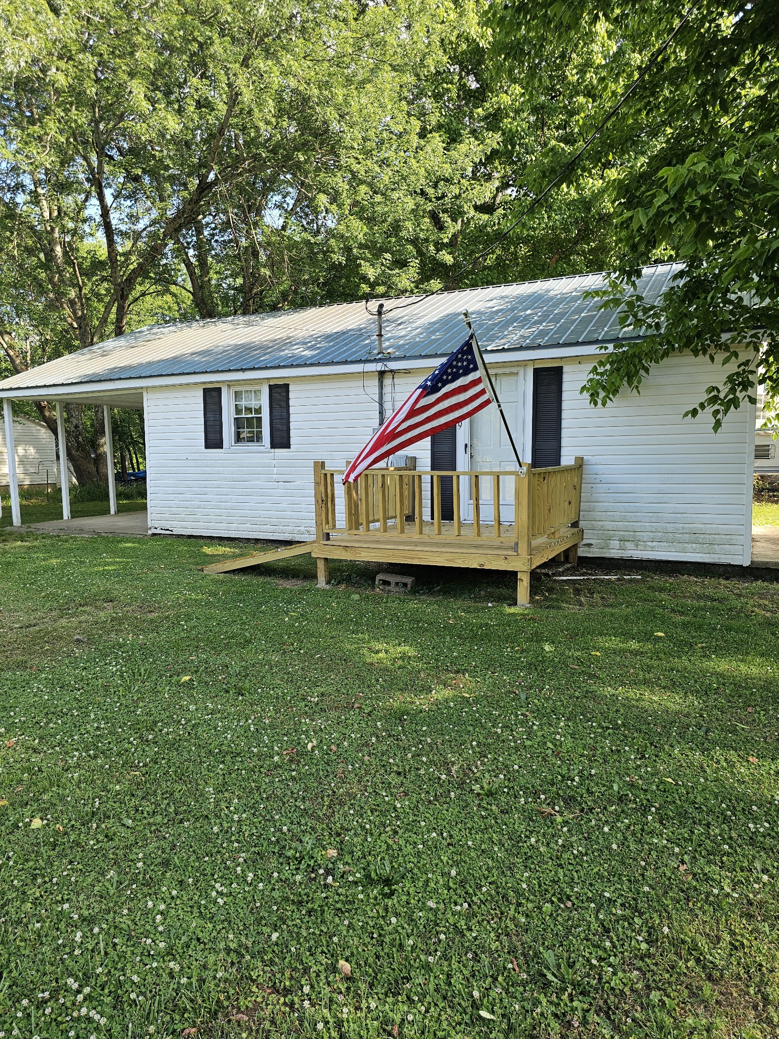219 Vine Cir