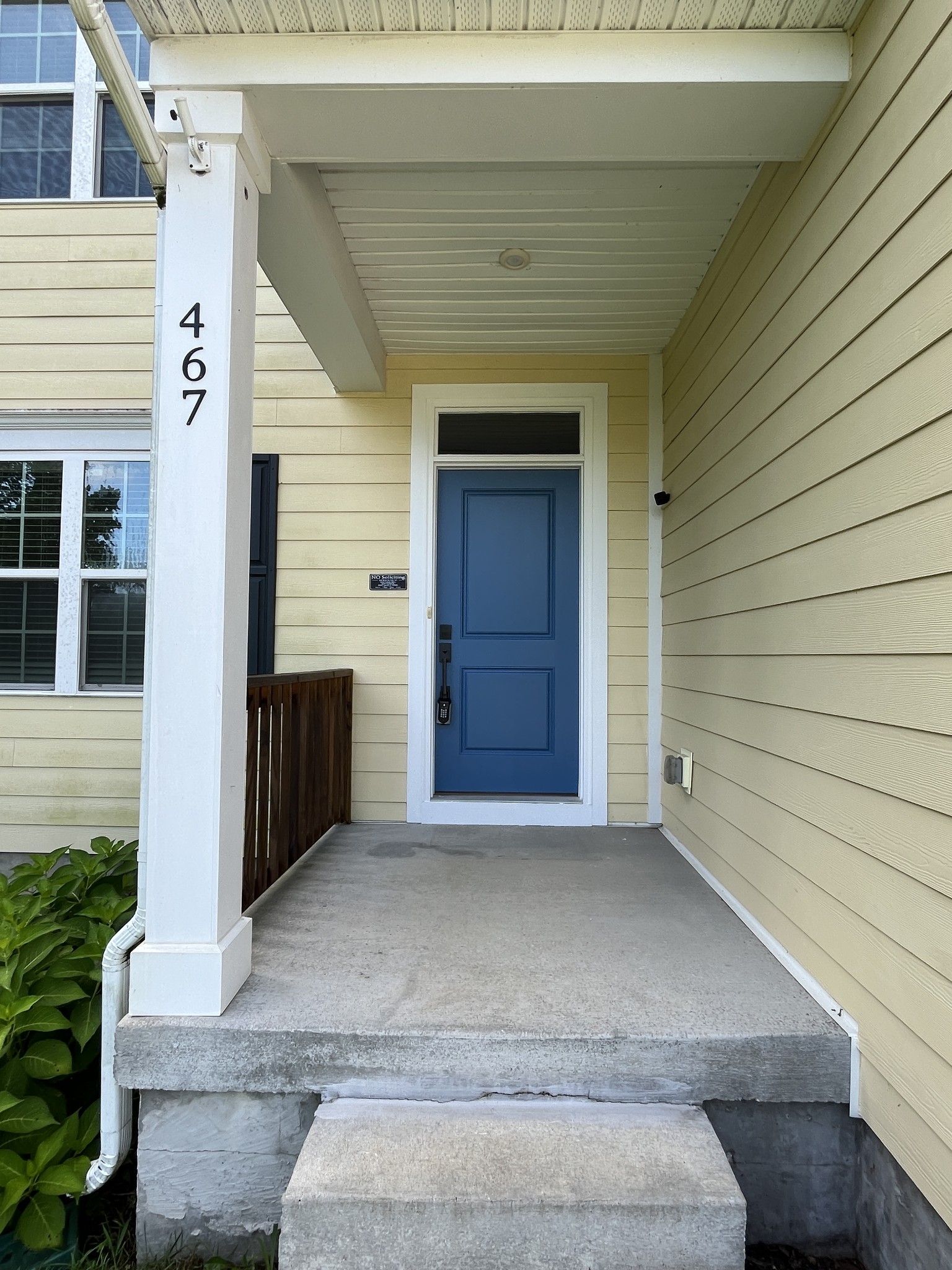 467 Chinook Dr