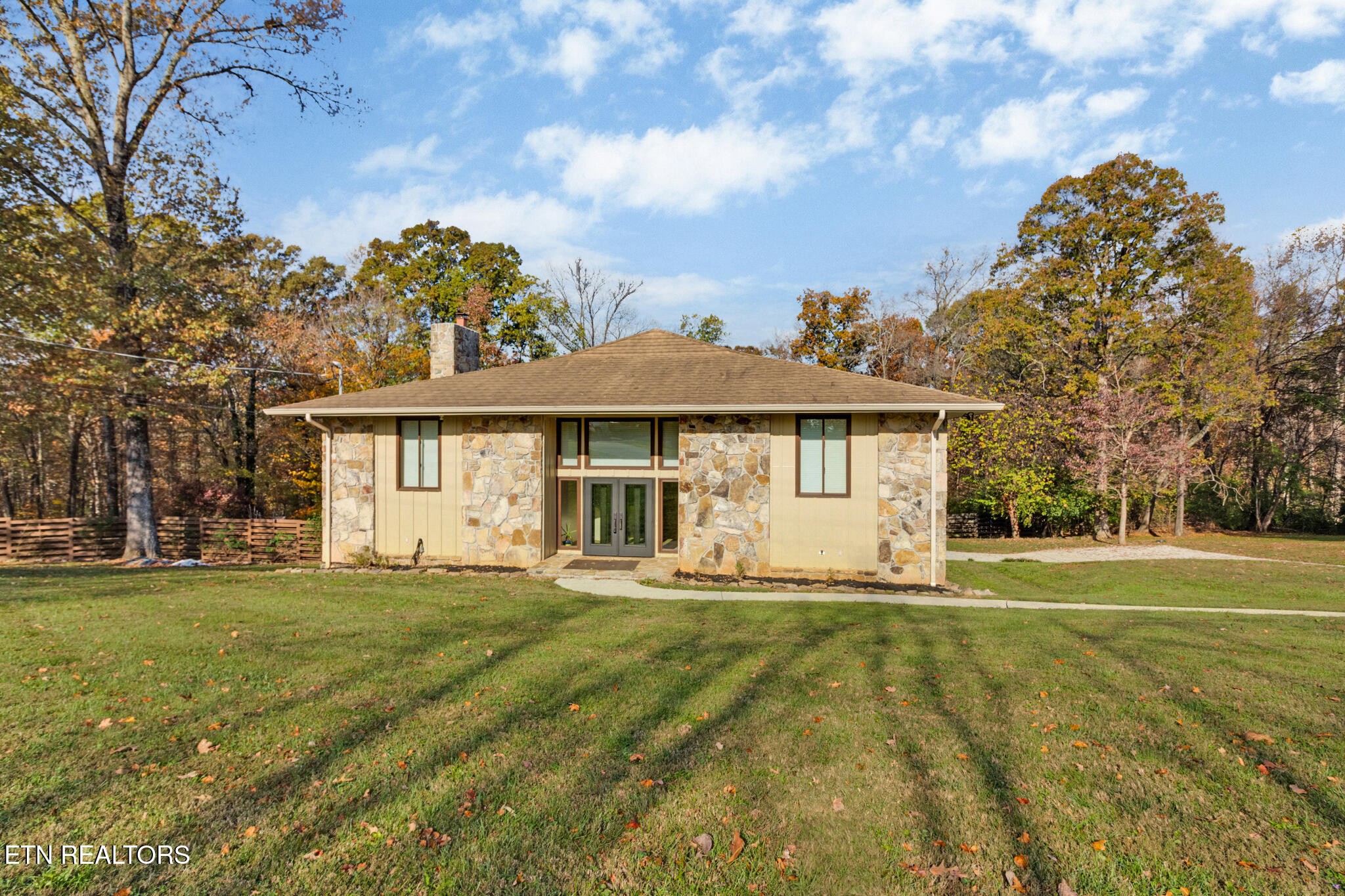 10105 Loma Drive