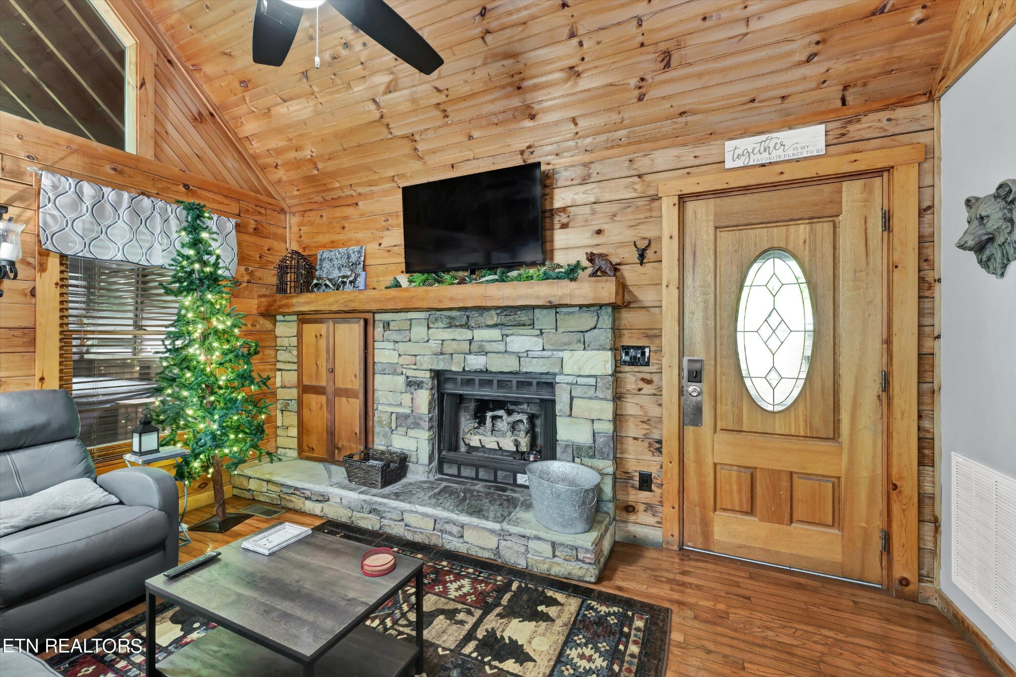 1748 Ridgecrest Drive
