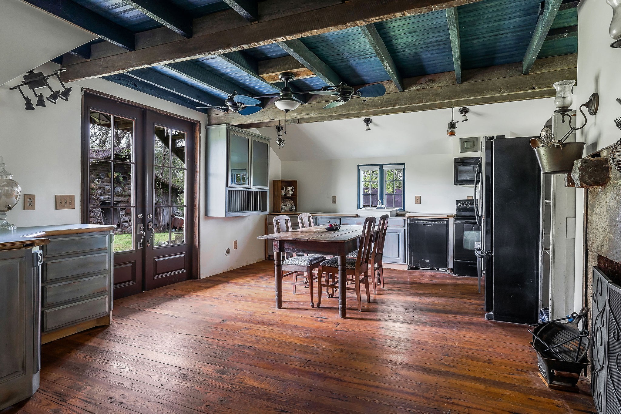 134 Opossum Hollow Rd