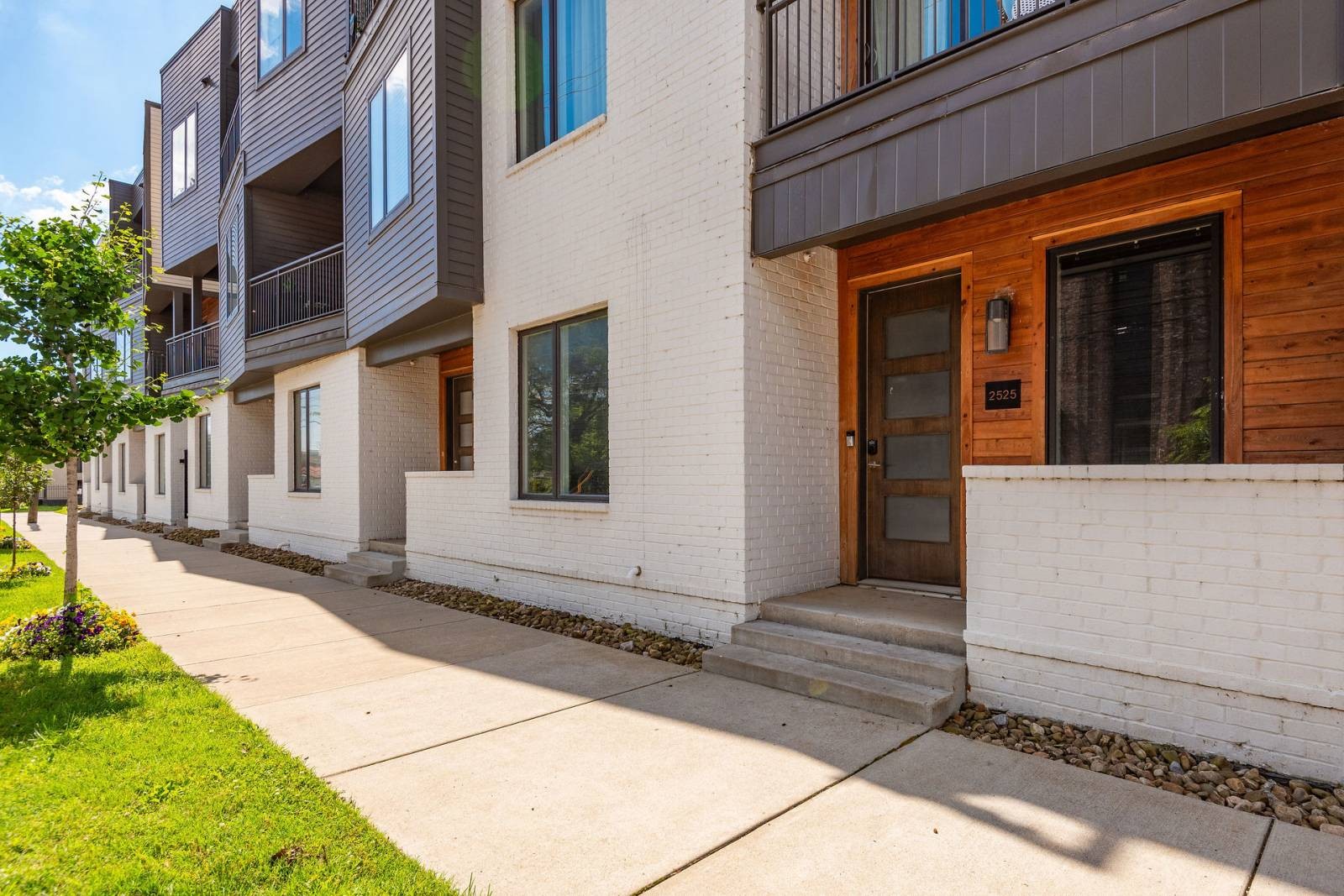 2525 Clifton Ave