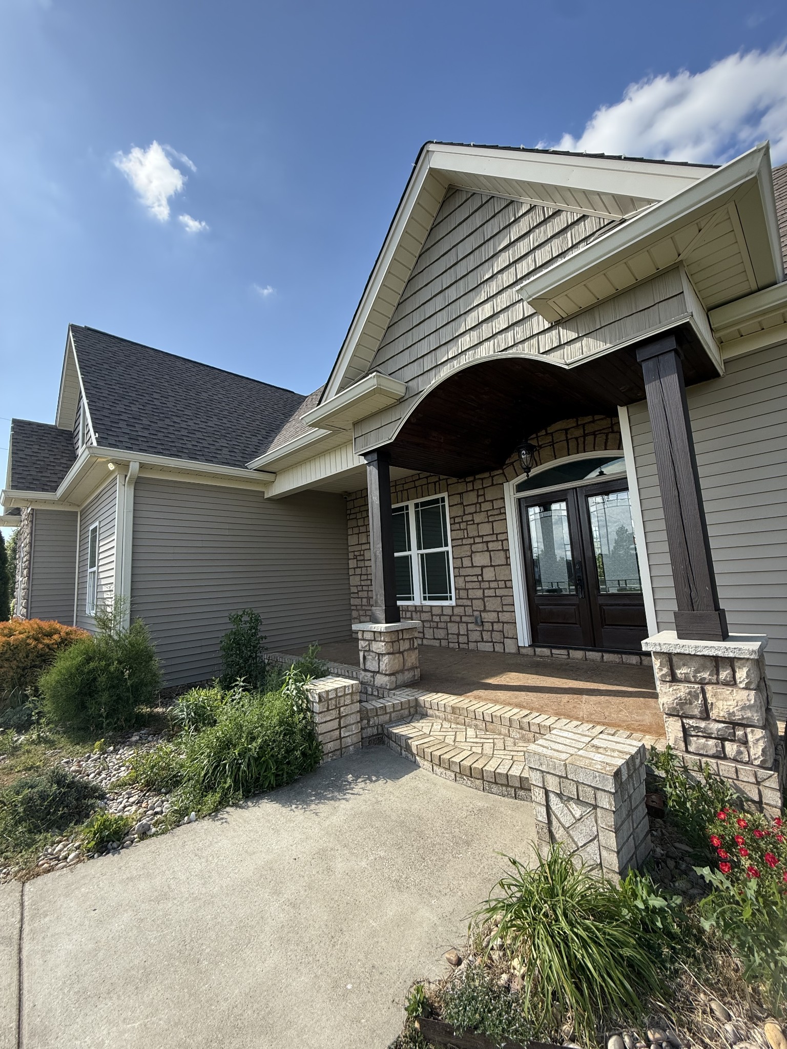 702 Parker Ln