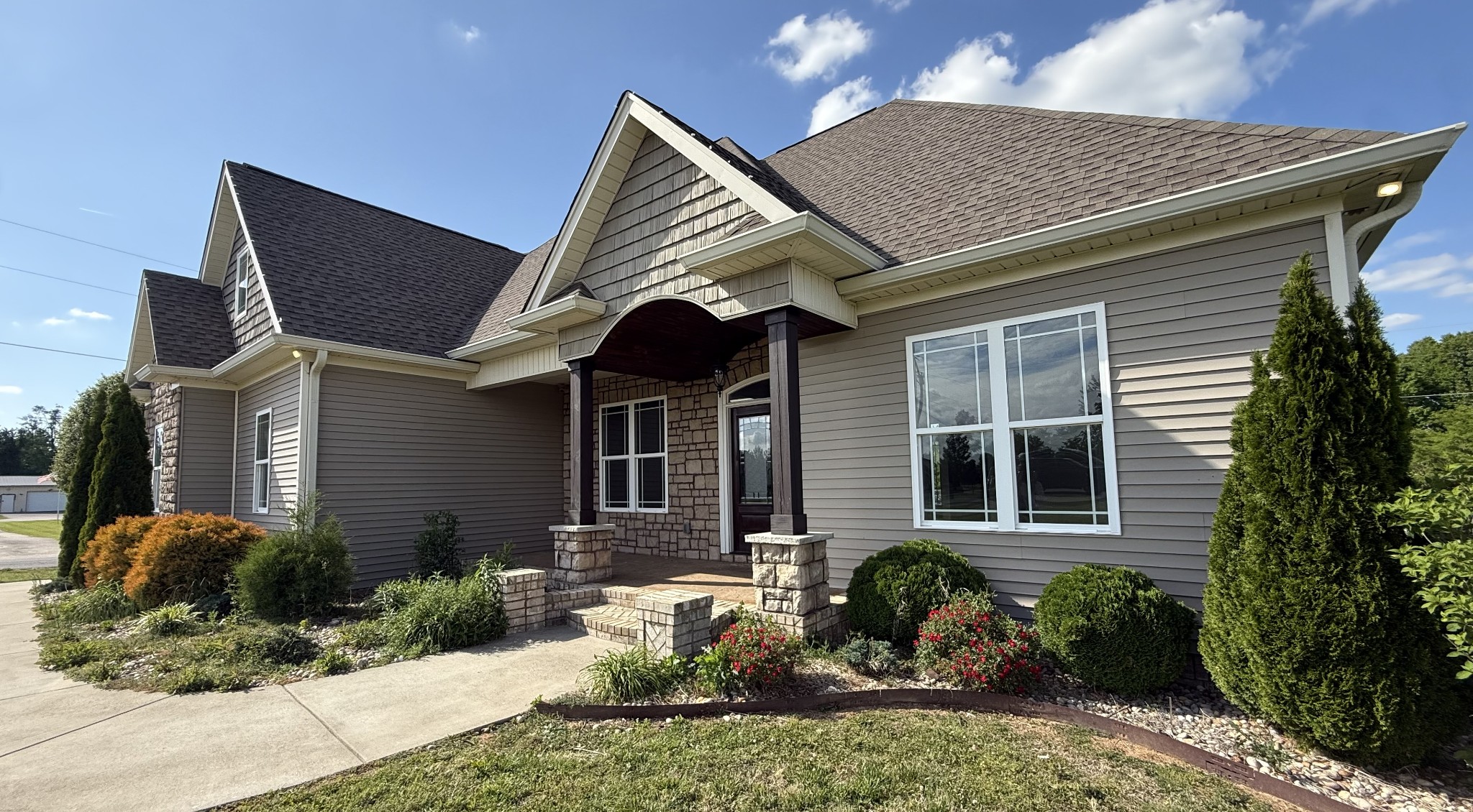 702 Parker Ln