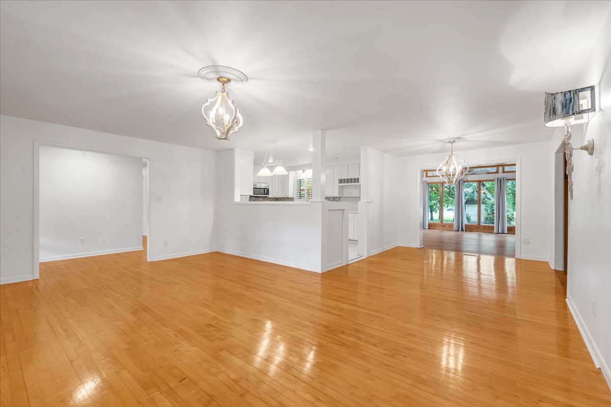 1809 Country Club Dr