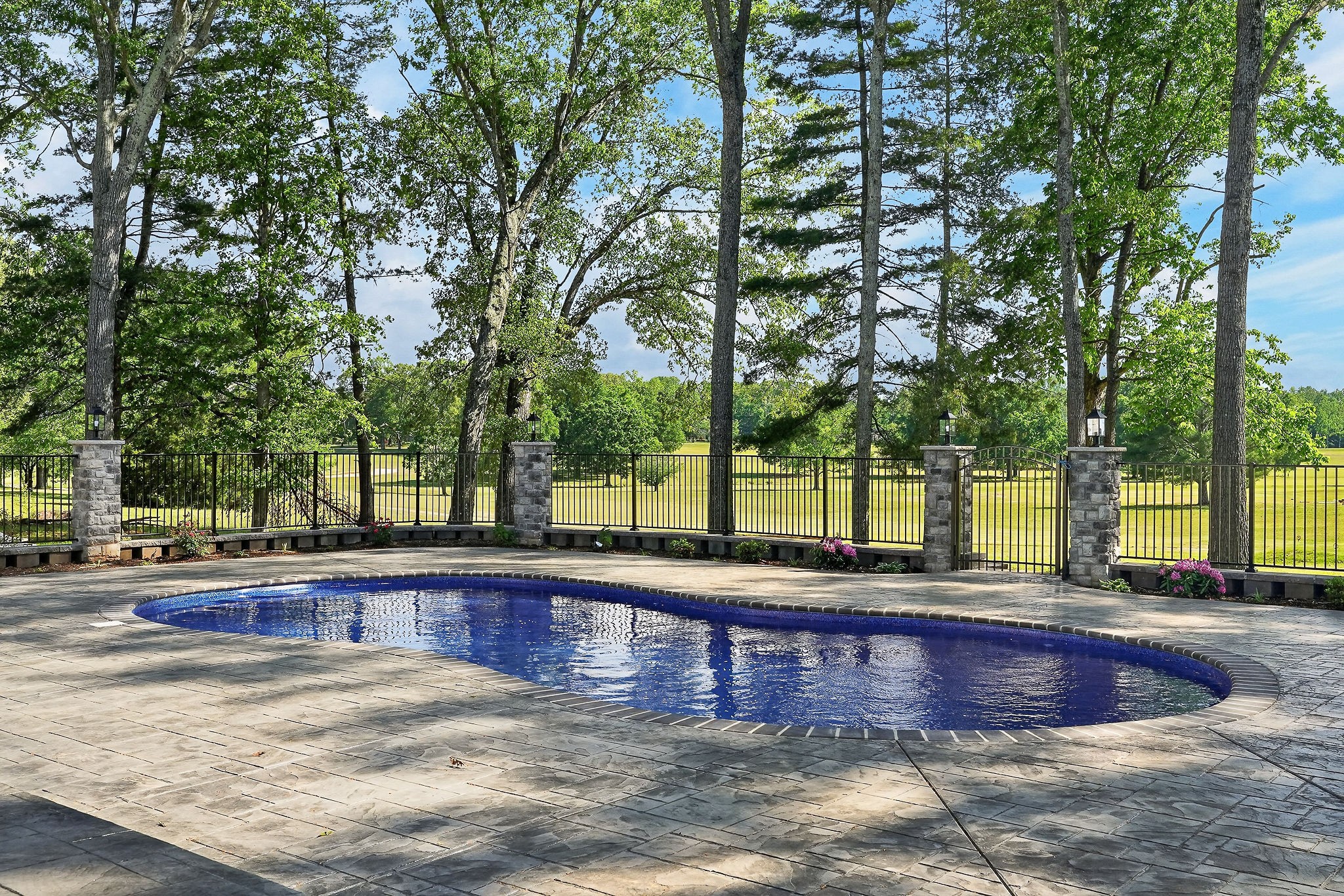 28 Lakeland Dr