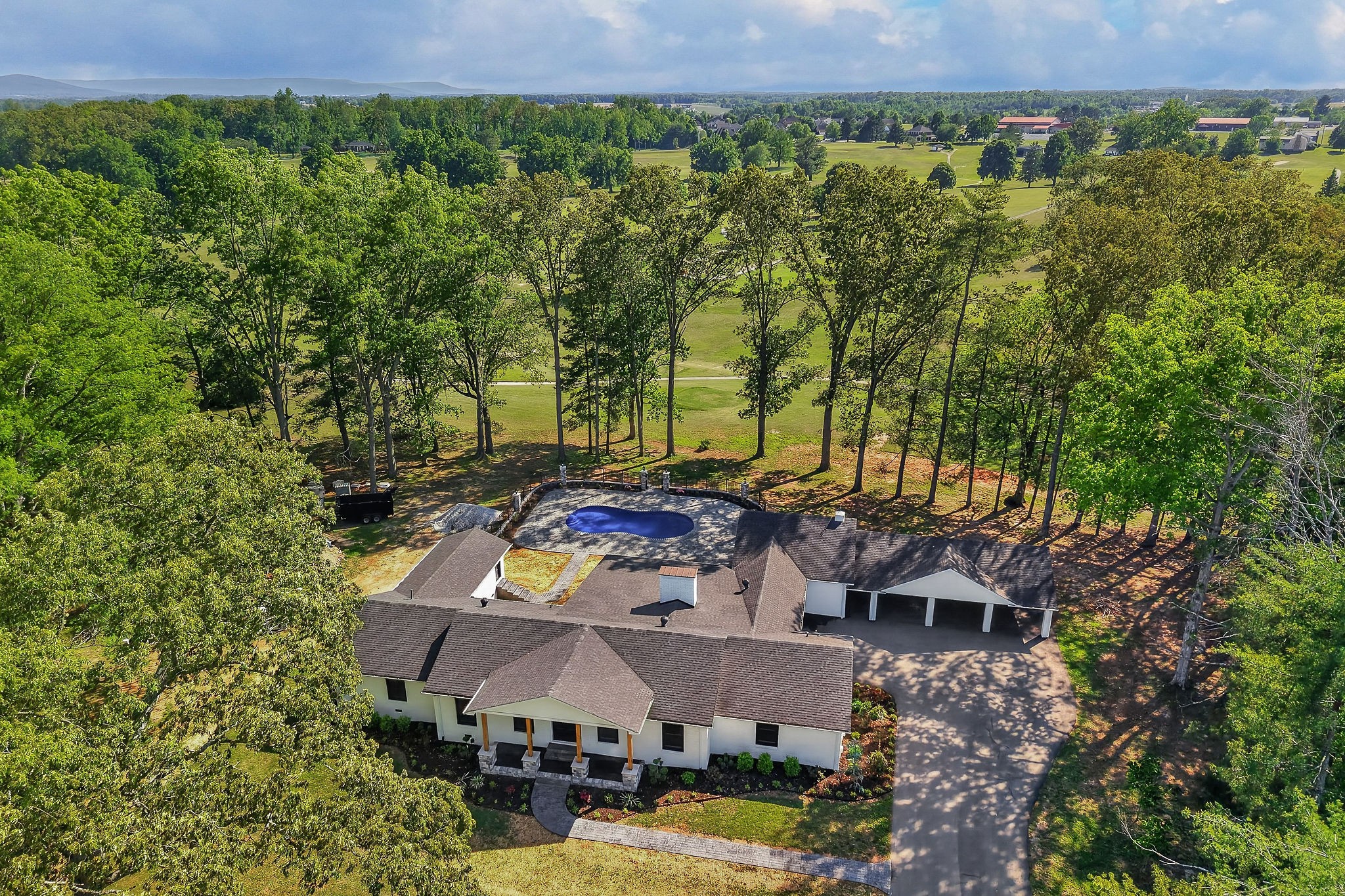 28 Lakeland Dr