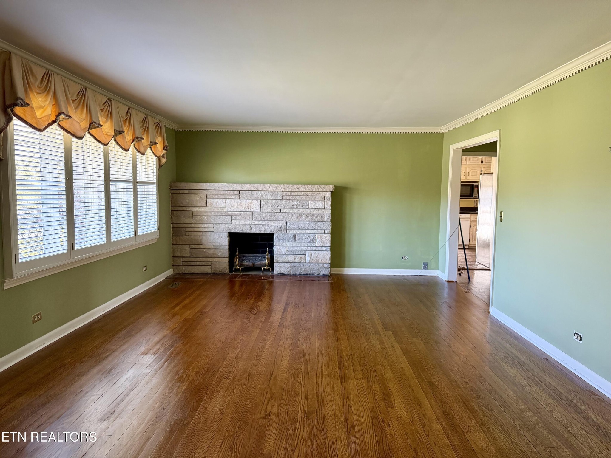212 Old Athens Pike