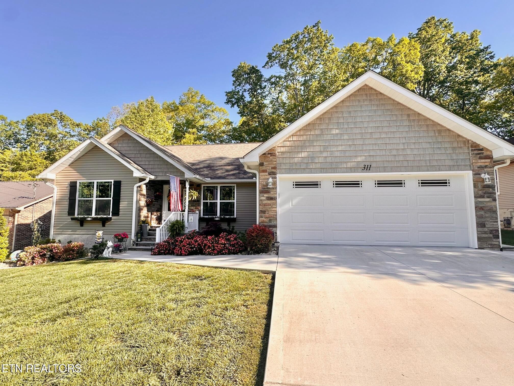311 Lakeview Drive