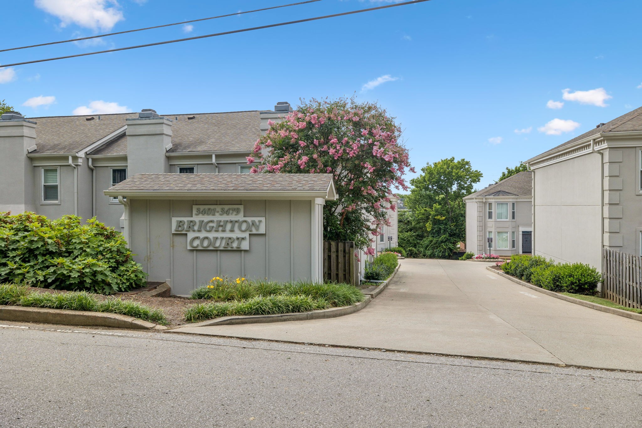 3429 Golf Club Ln