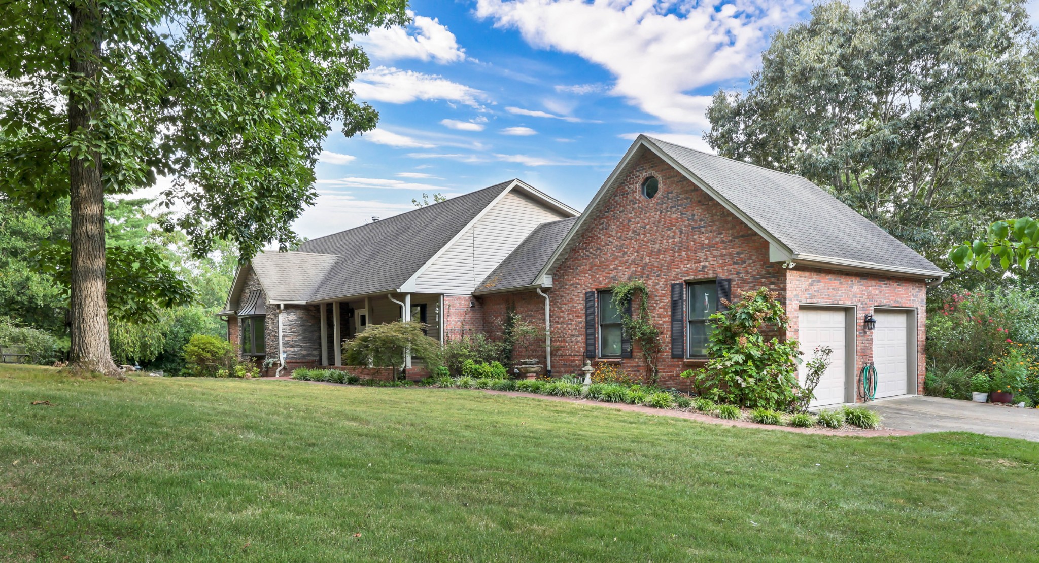 911 STEPHEN DRIVE