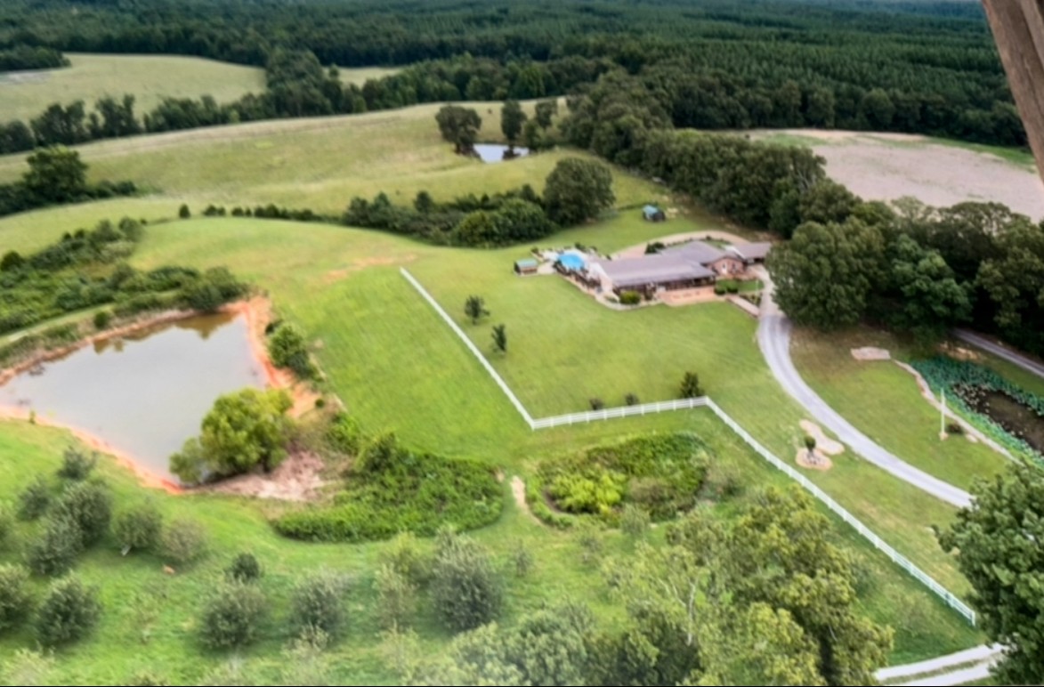 241 Glen Holliday Rd
