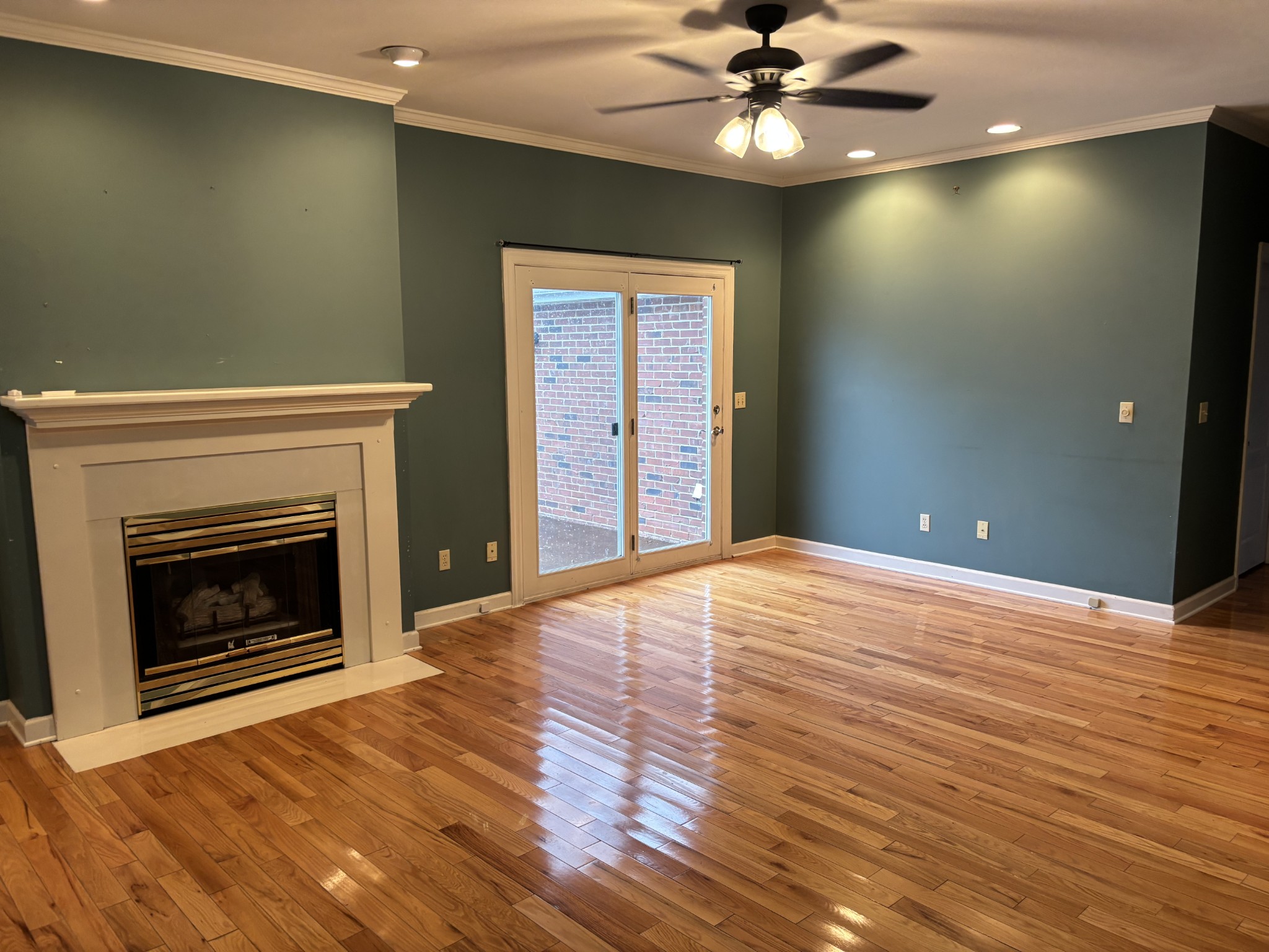 728 W Main St