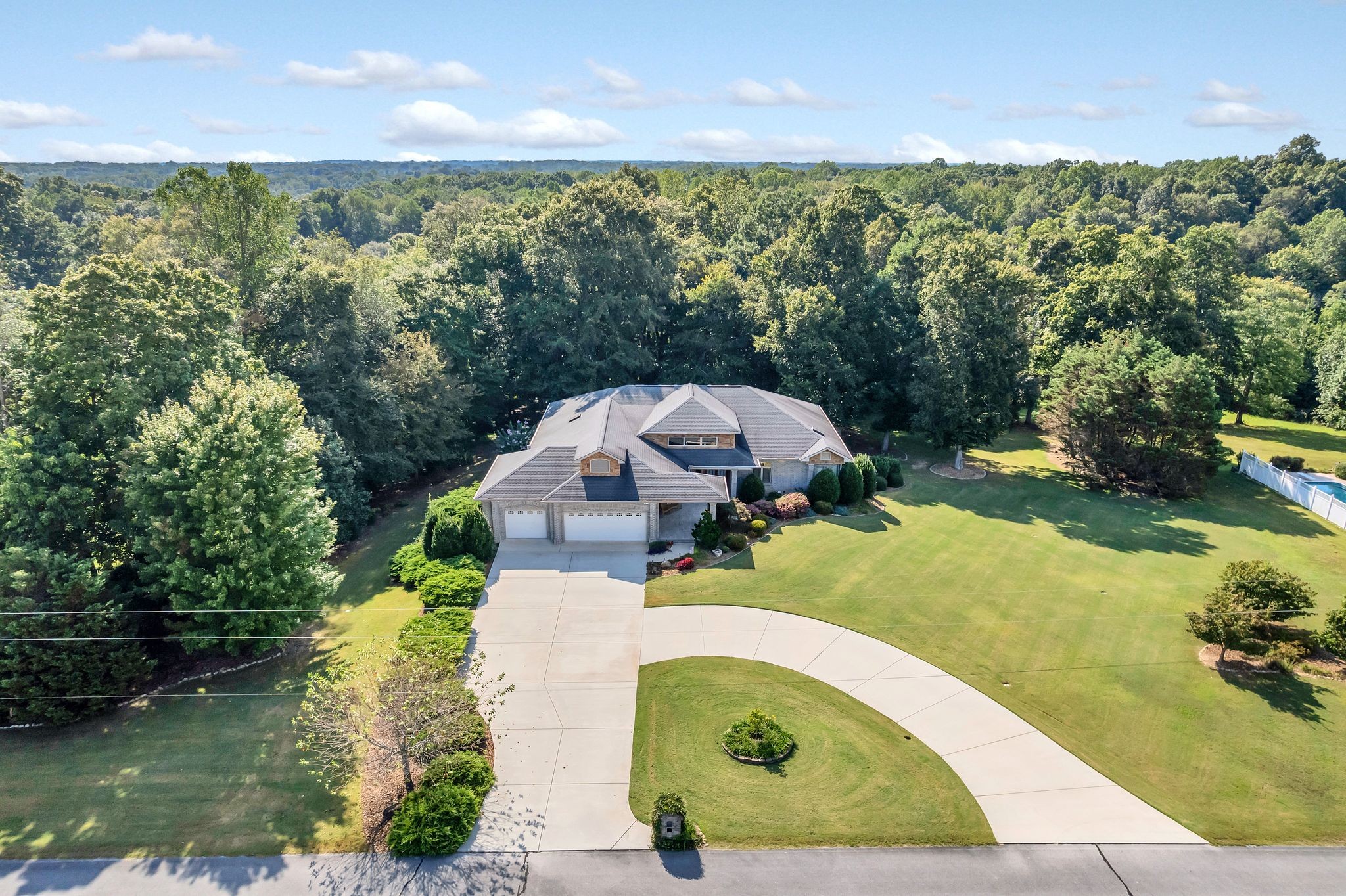 2124 Boswell Rd