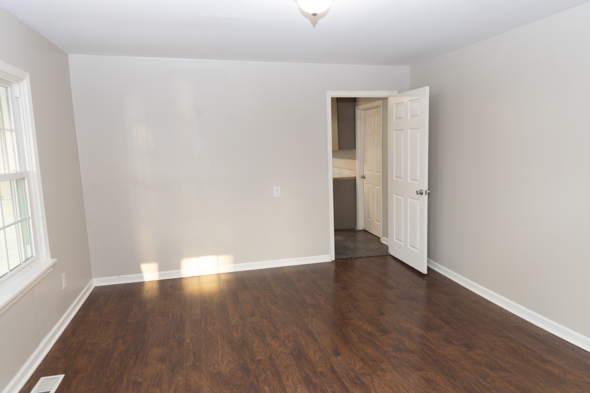 802 Mahr Ave