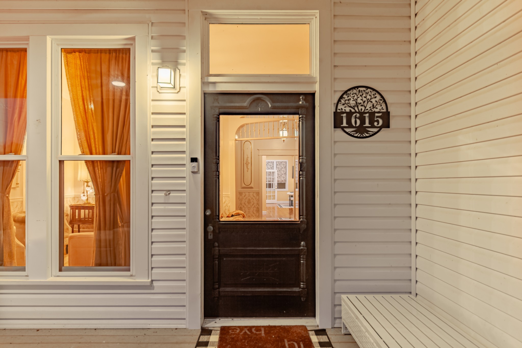 1615 Main St