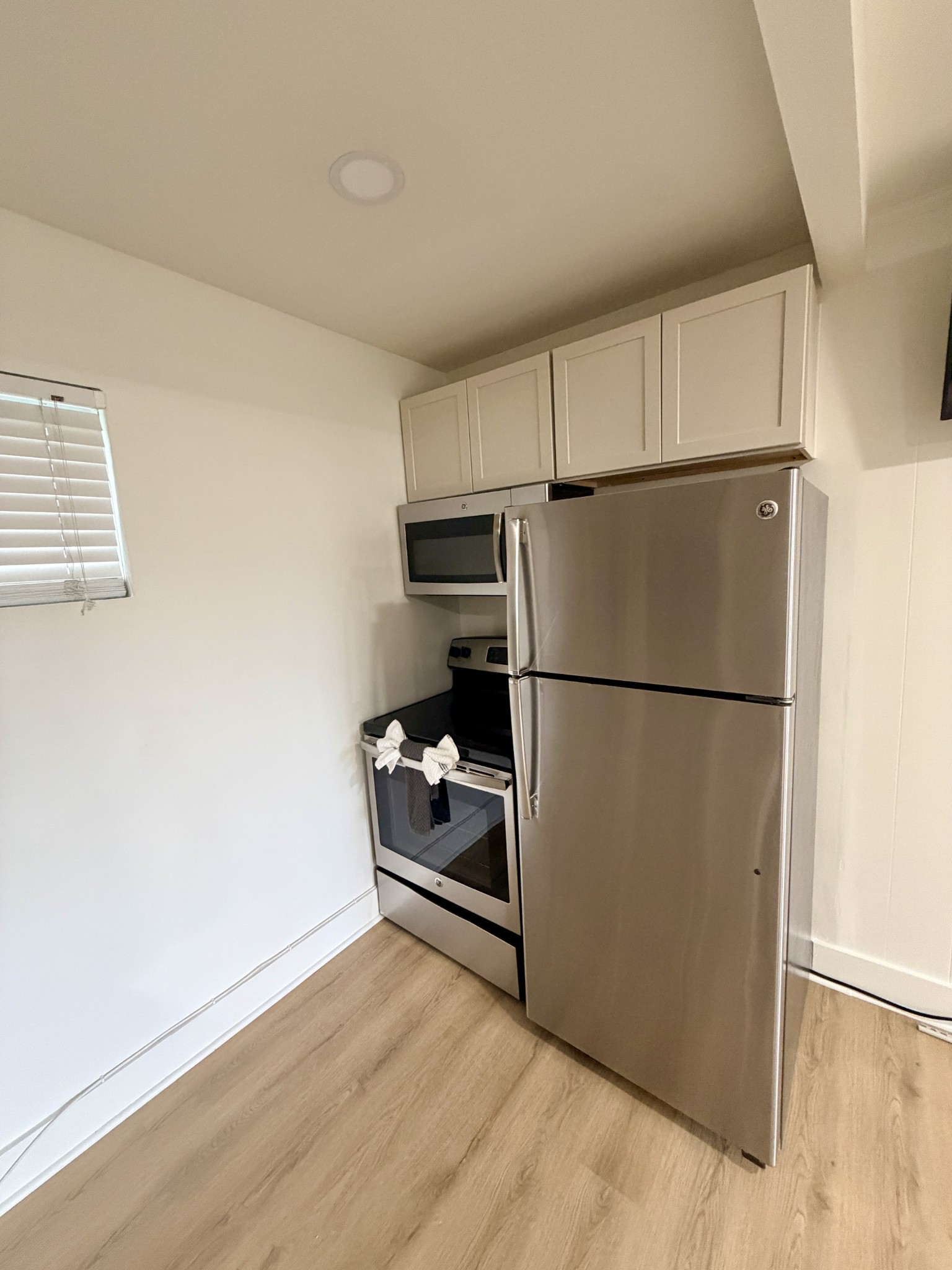 803 Hillview Hts