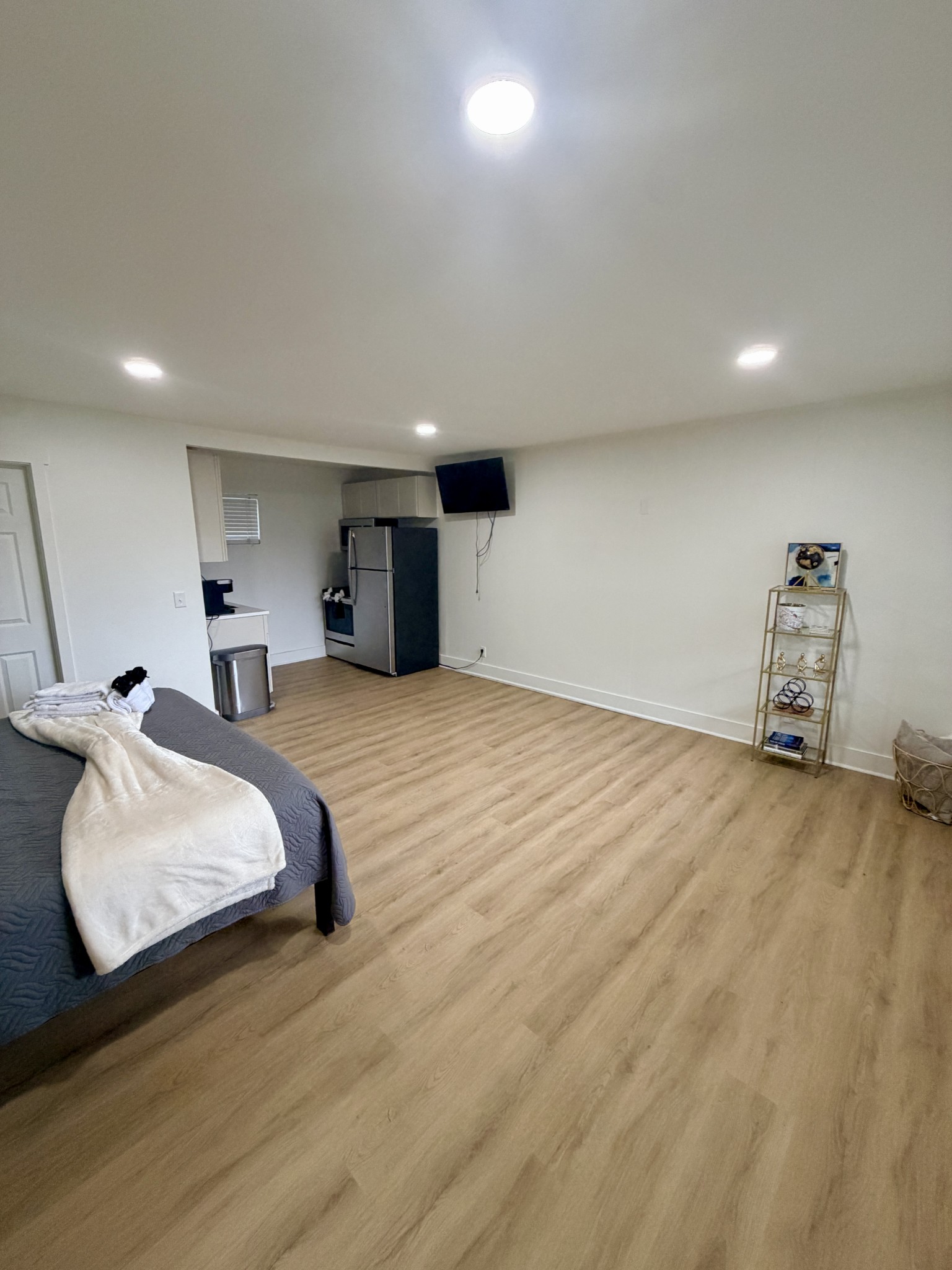 803 Hillview Hts