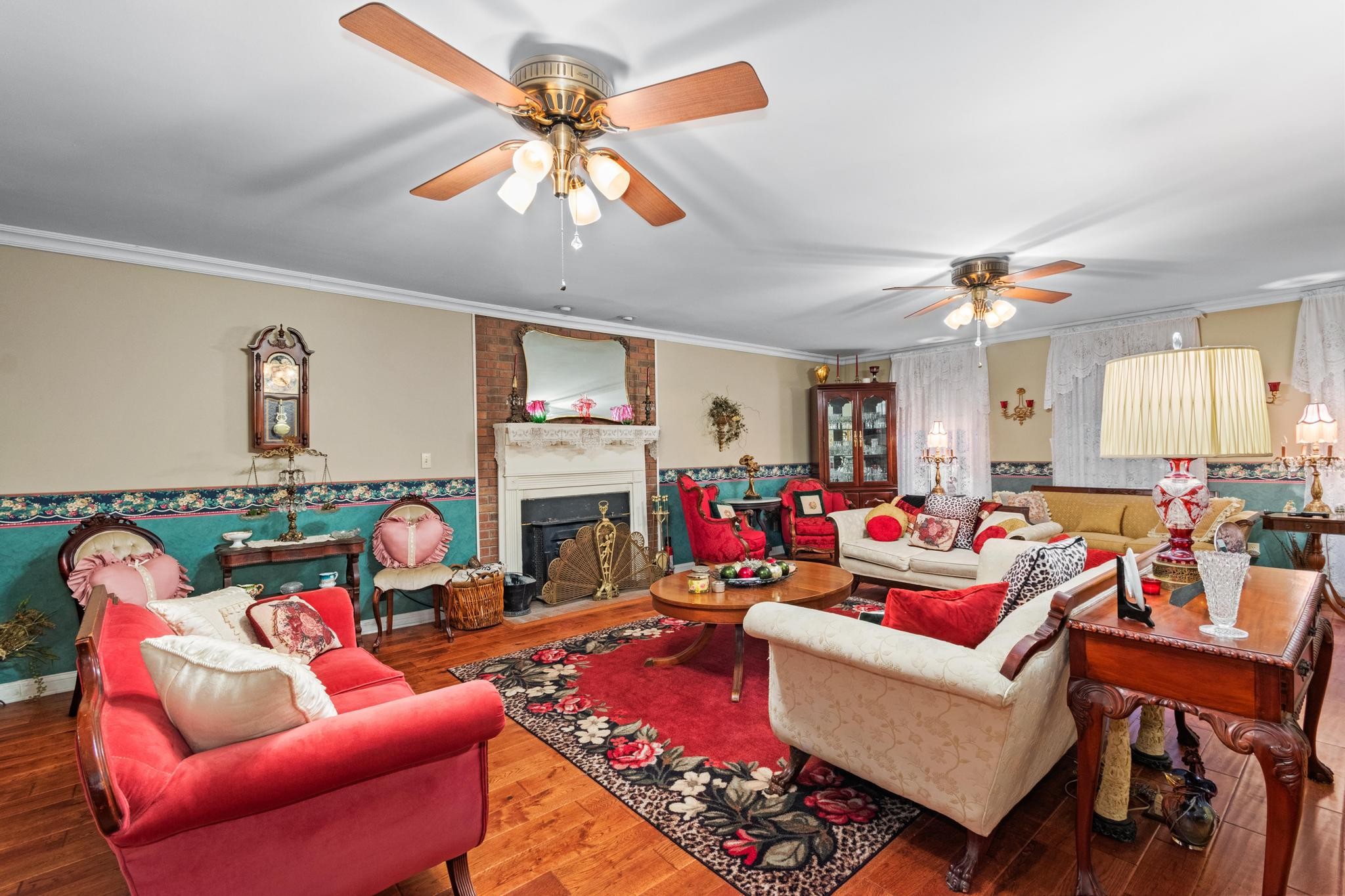 225 Blue Springs Blvd