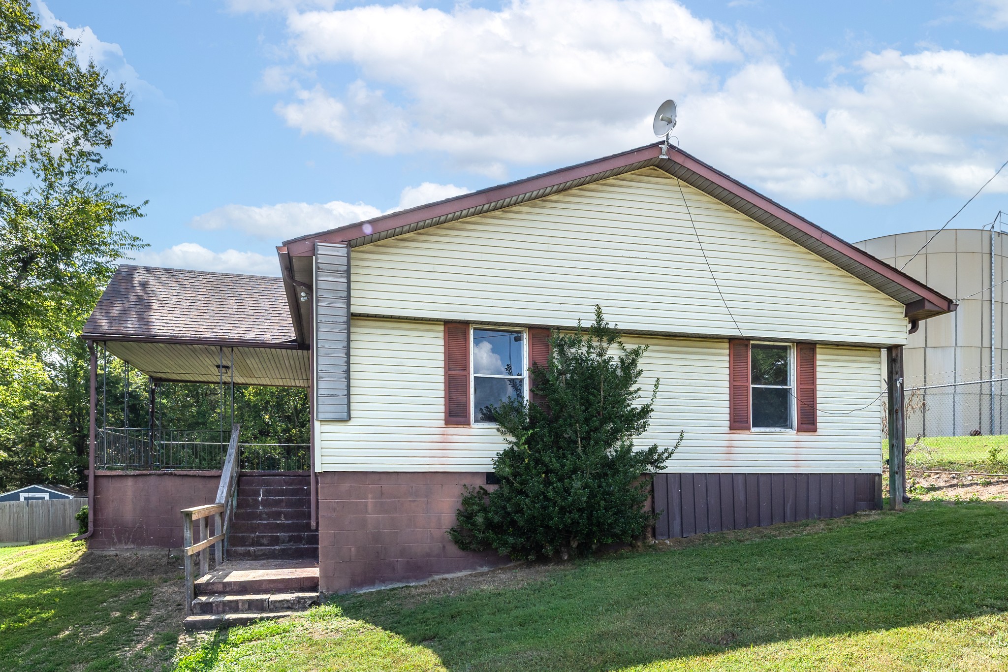 109 Fairview Ave