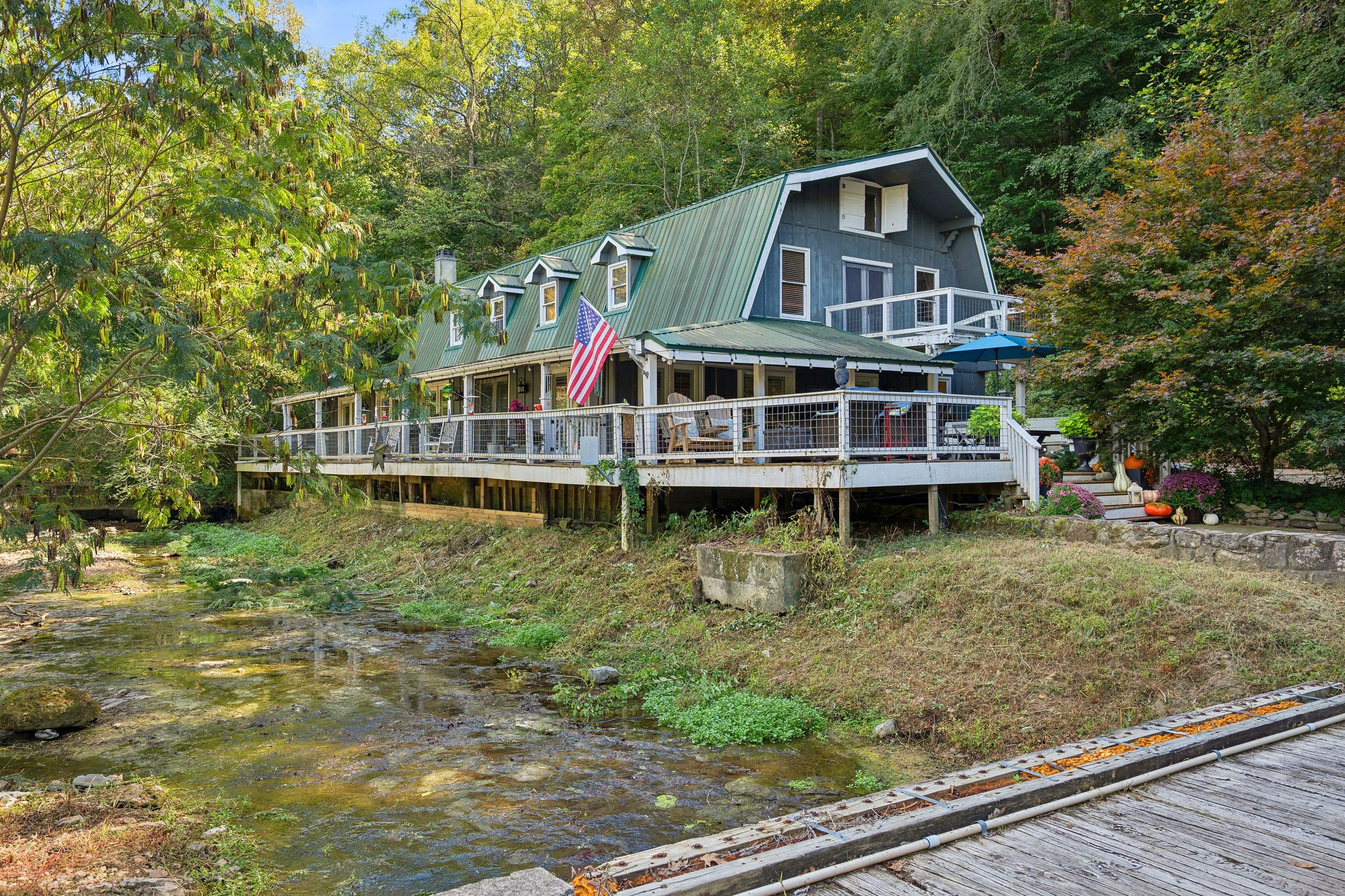 4073 New Highway 96, W