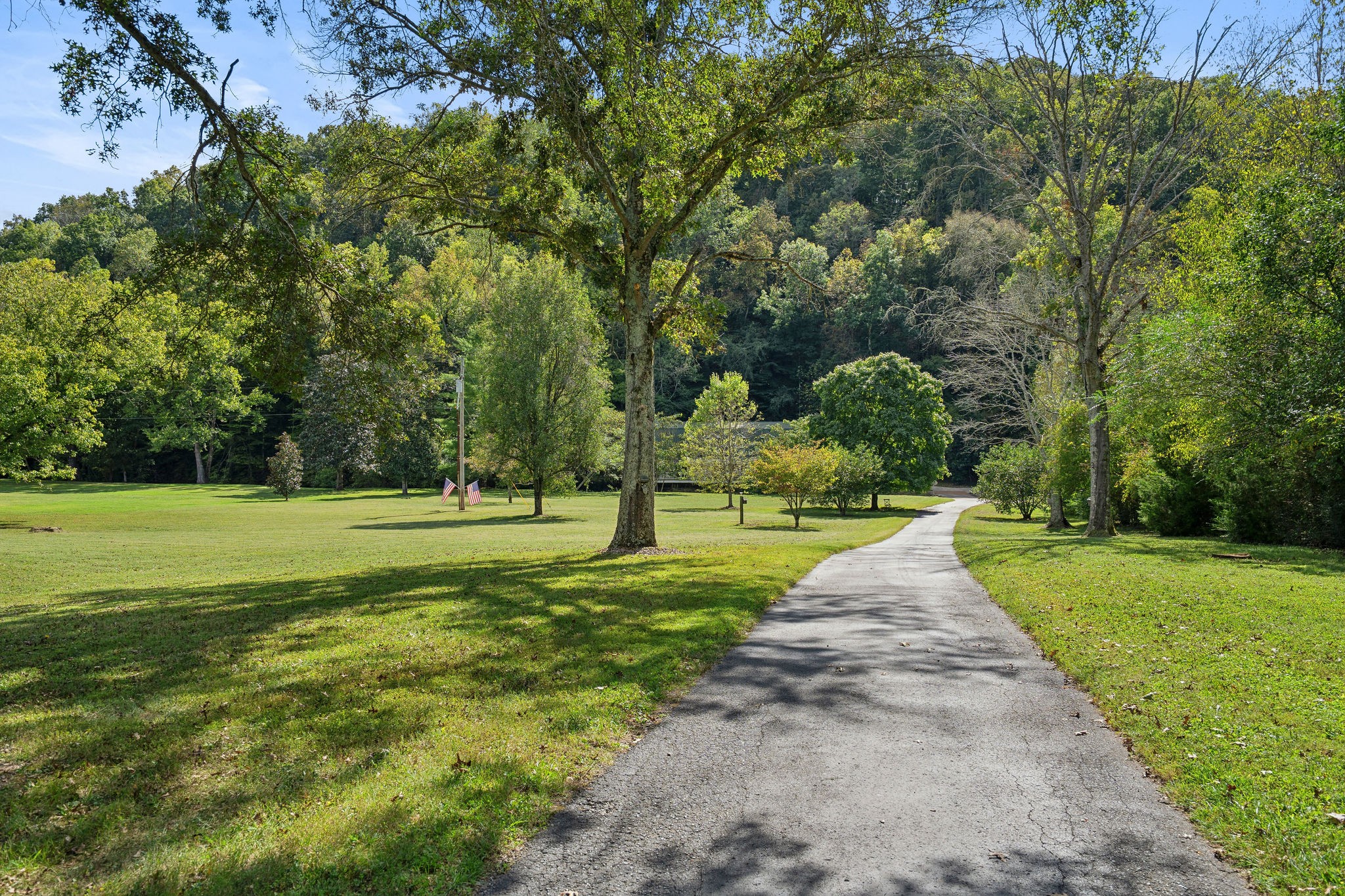4073 New Highway 96, W