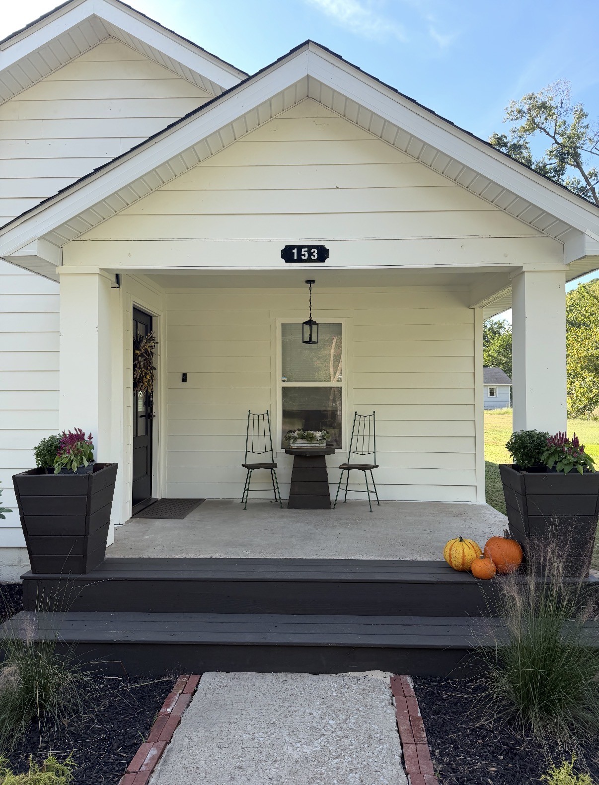 153 Ross Ave