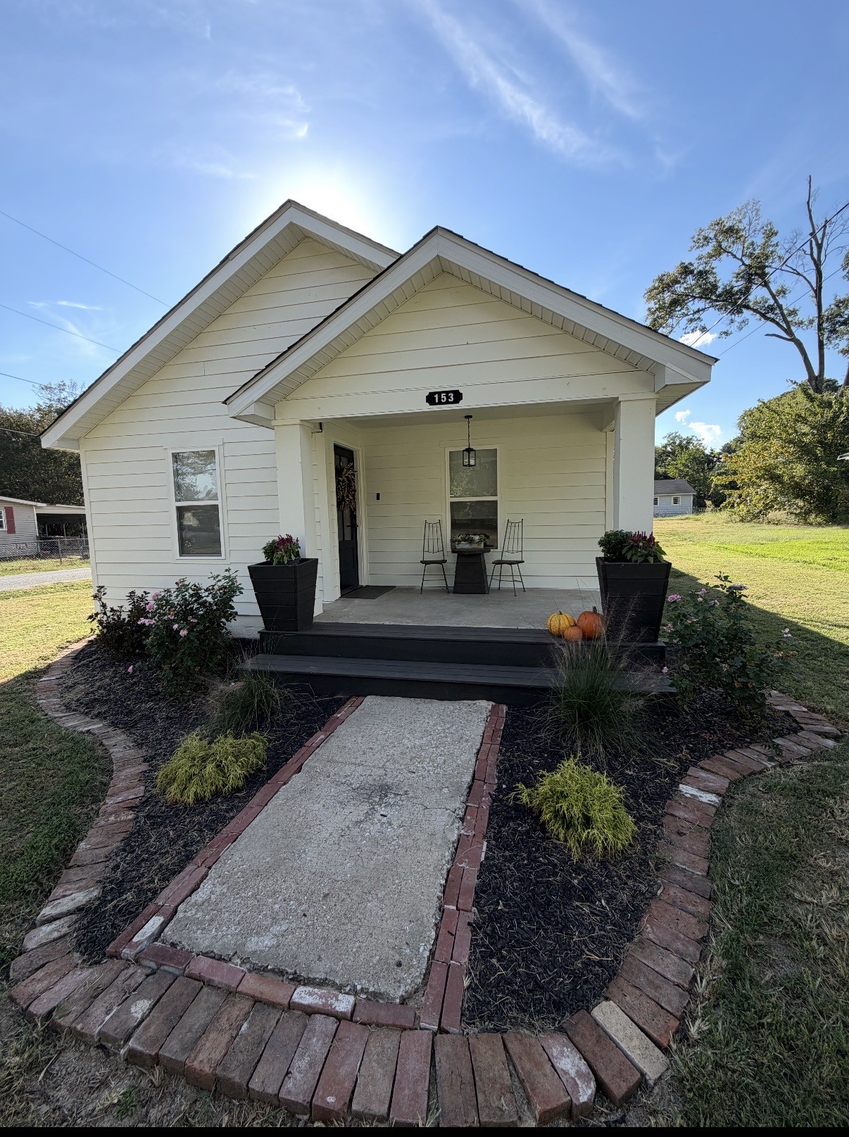 153 Ross Ave