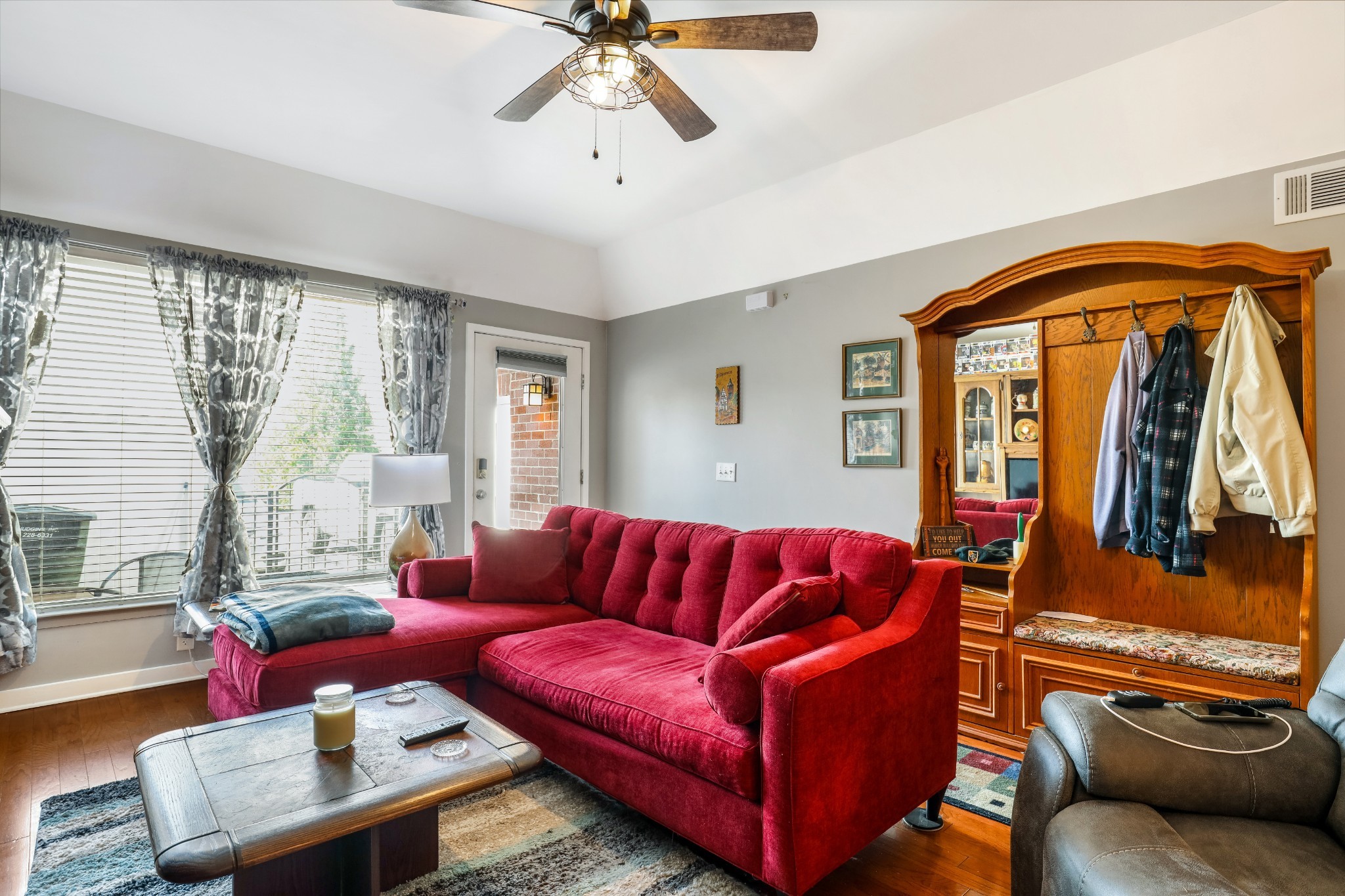708 Bracken Trl