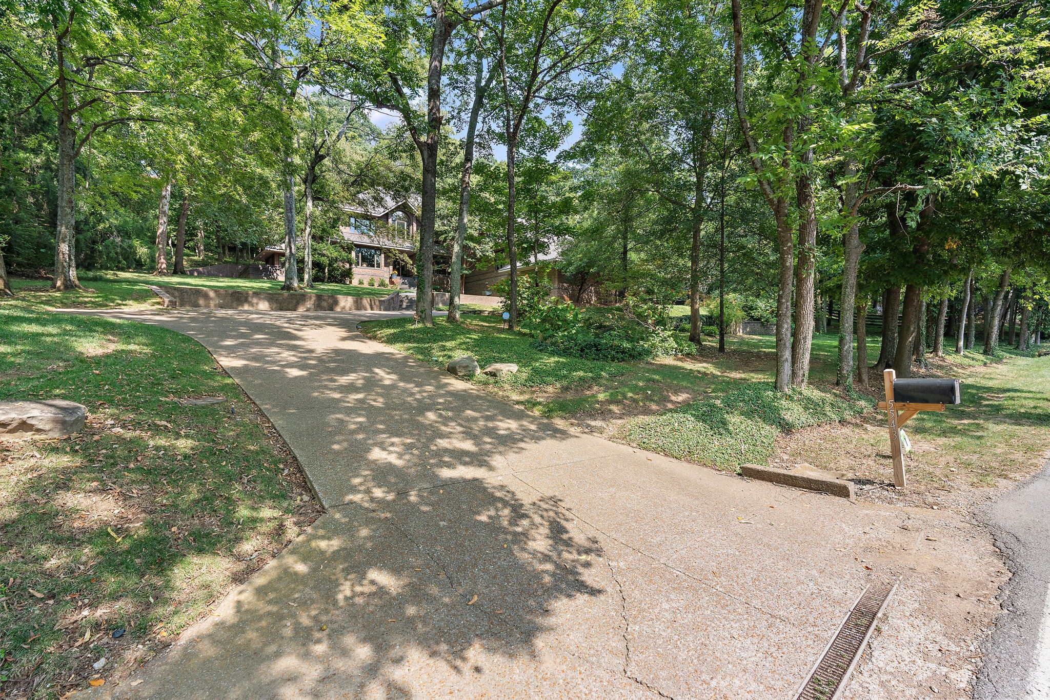 5543 Stanford Dr