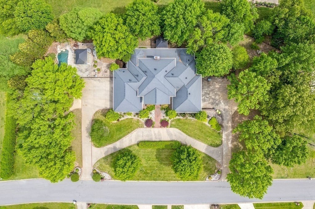 2081 Mossy Oak Cir