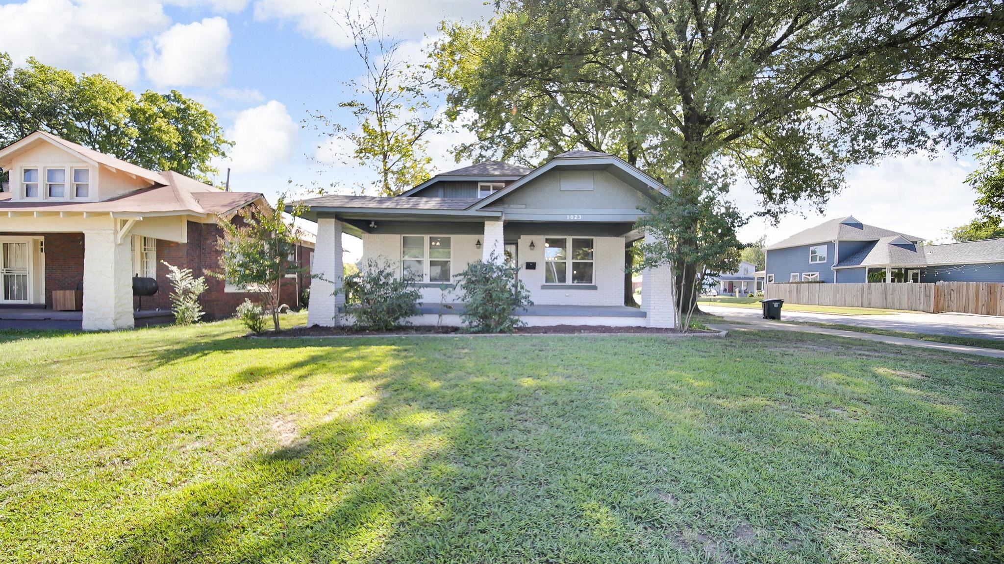 1023 FORREST AVE