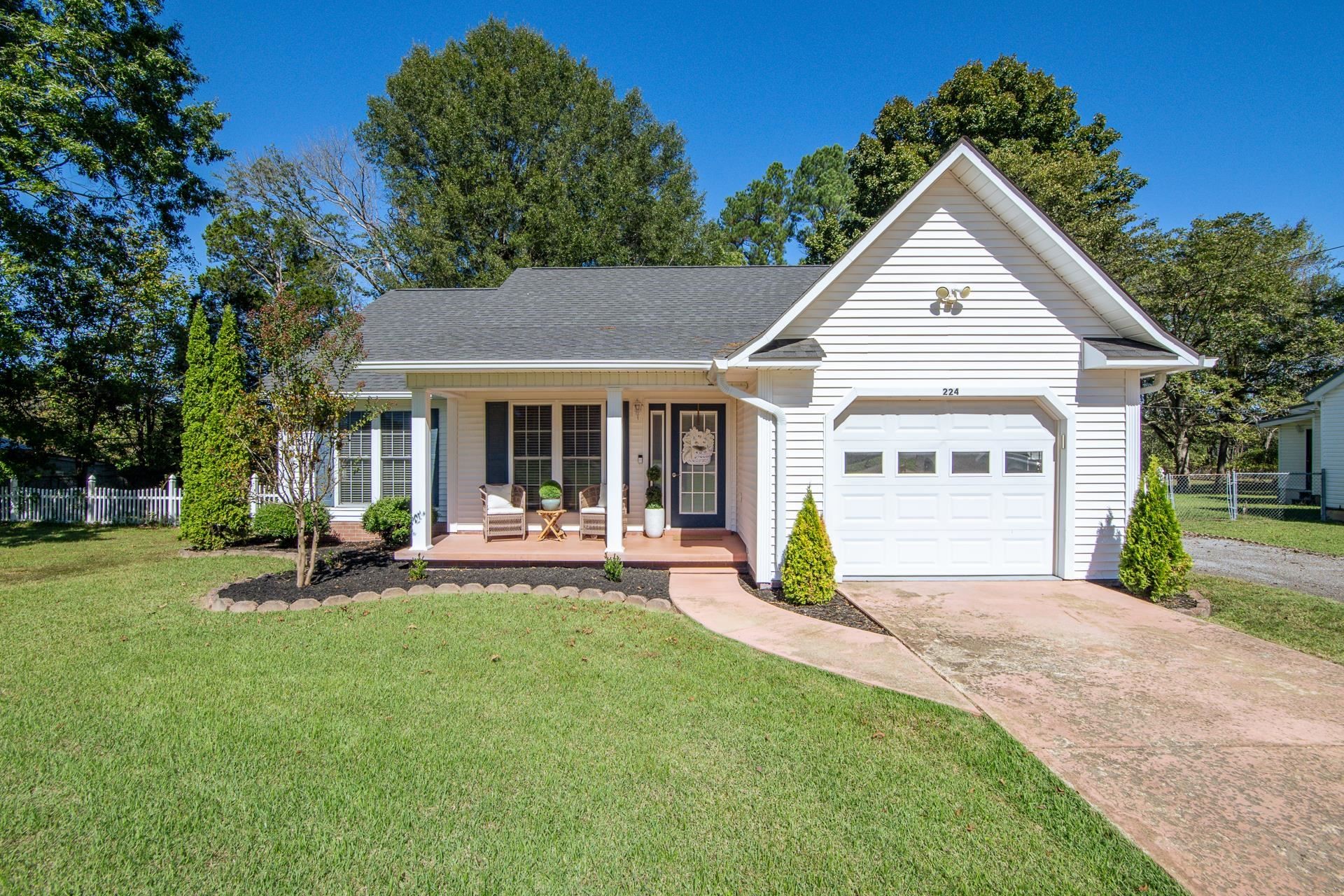 224 WILLOW DR
