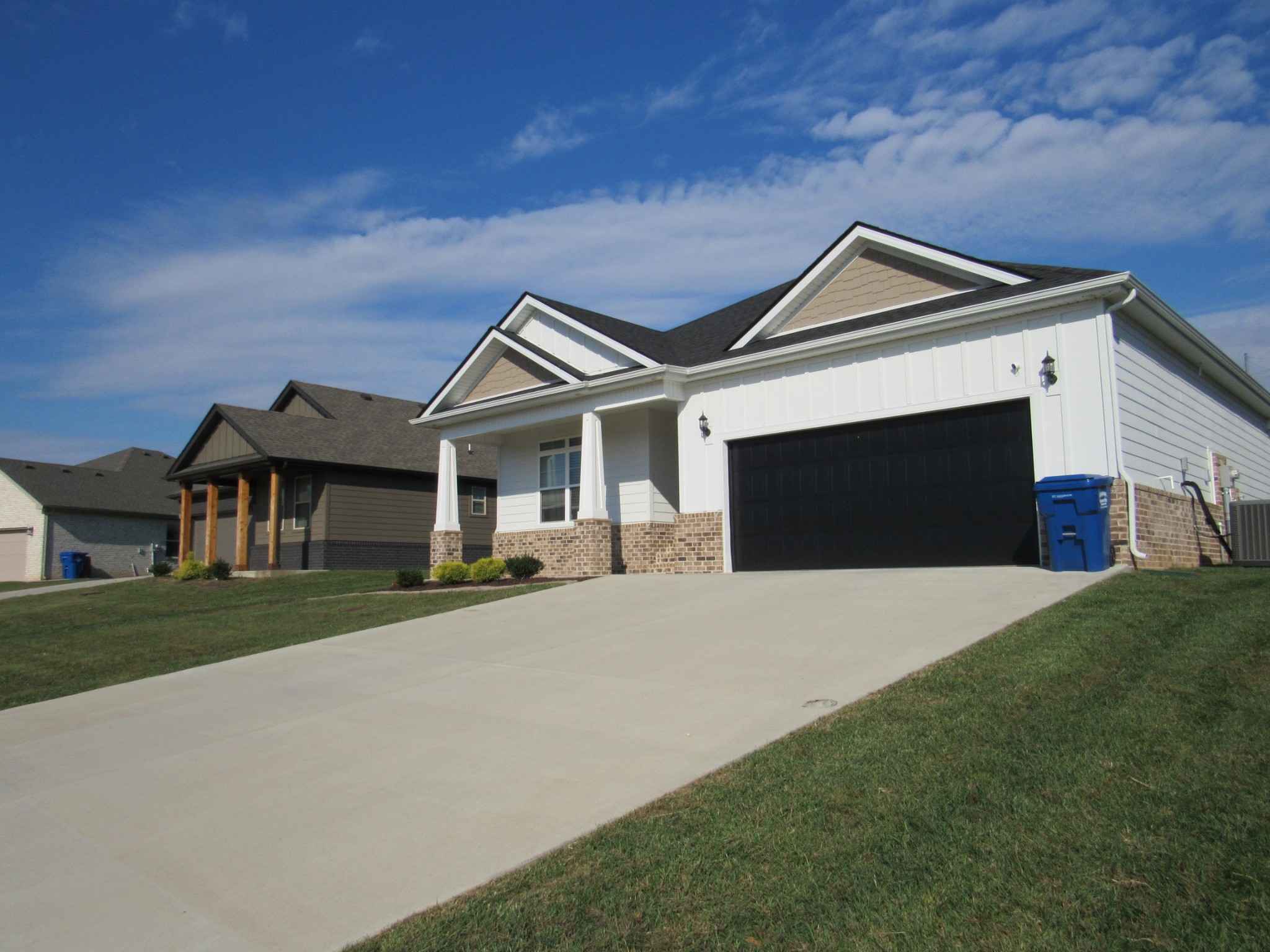 321 Frontier Dr