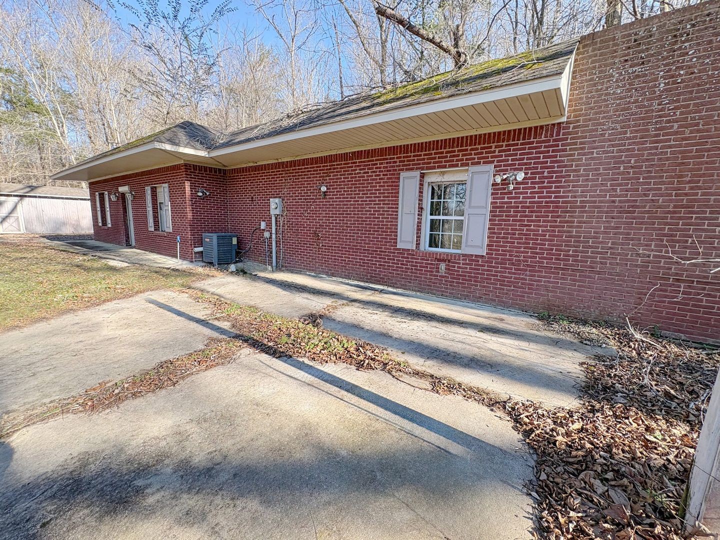28 Alease Dr